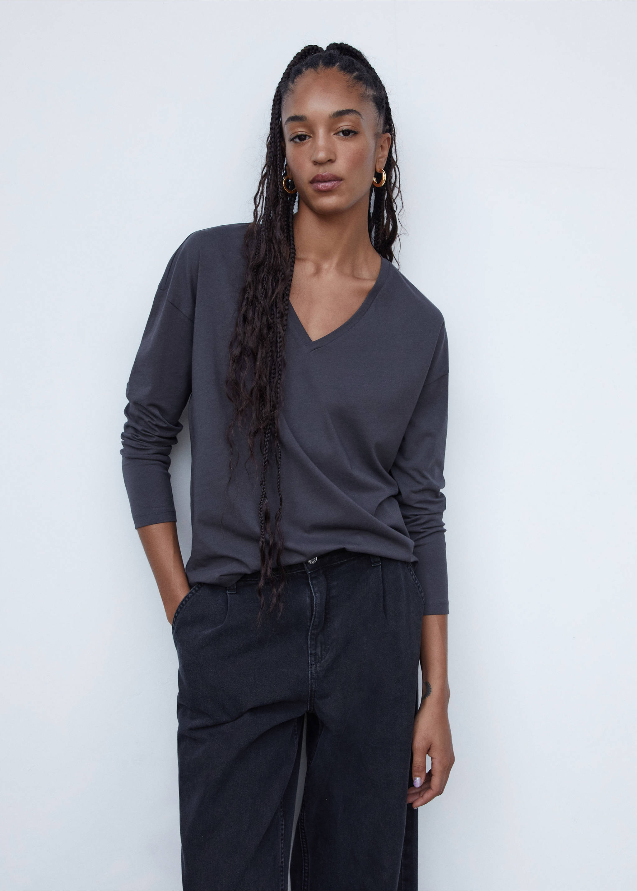 V-neck cotton T-shirt - Medium plane, Dark Heather Grey. Ref: 57014404-00.