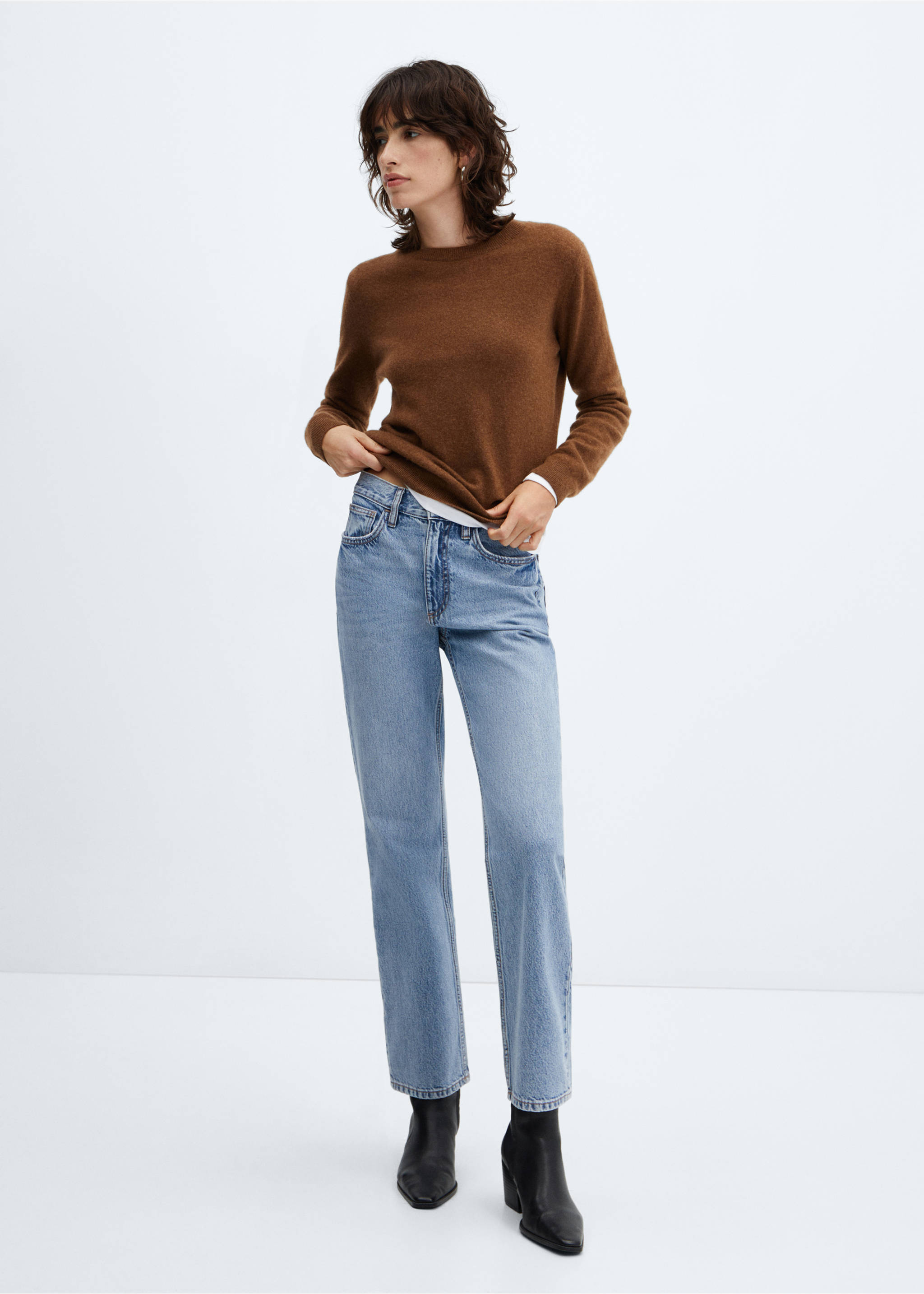 Mid-rise straight jeans - General plane, Bleach Blue. Ref: 57014406-00.