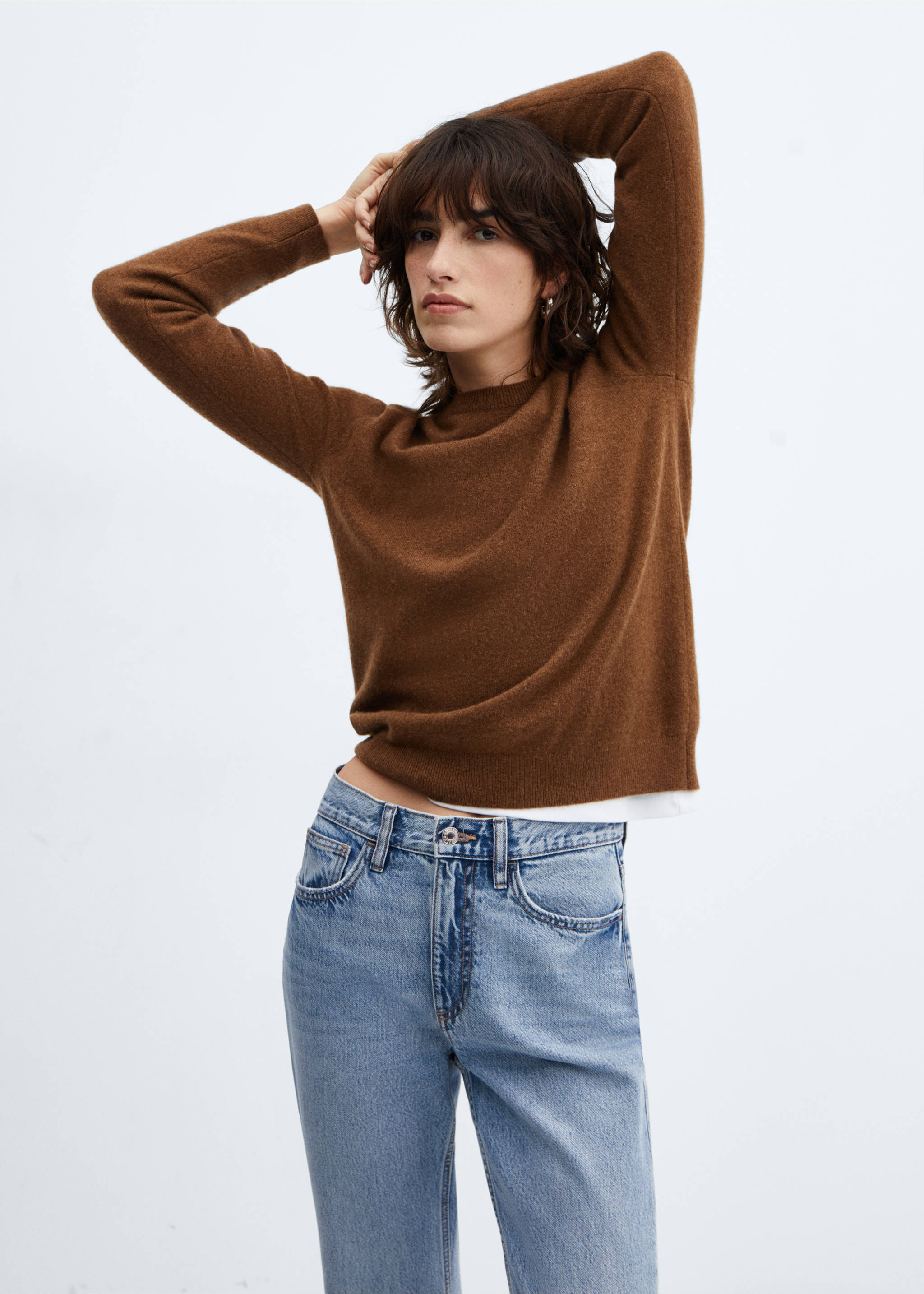 Mid-rise straight jeans - Details of the article 1, Bleach Blue. Ref: 57014406-00.