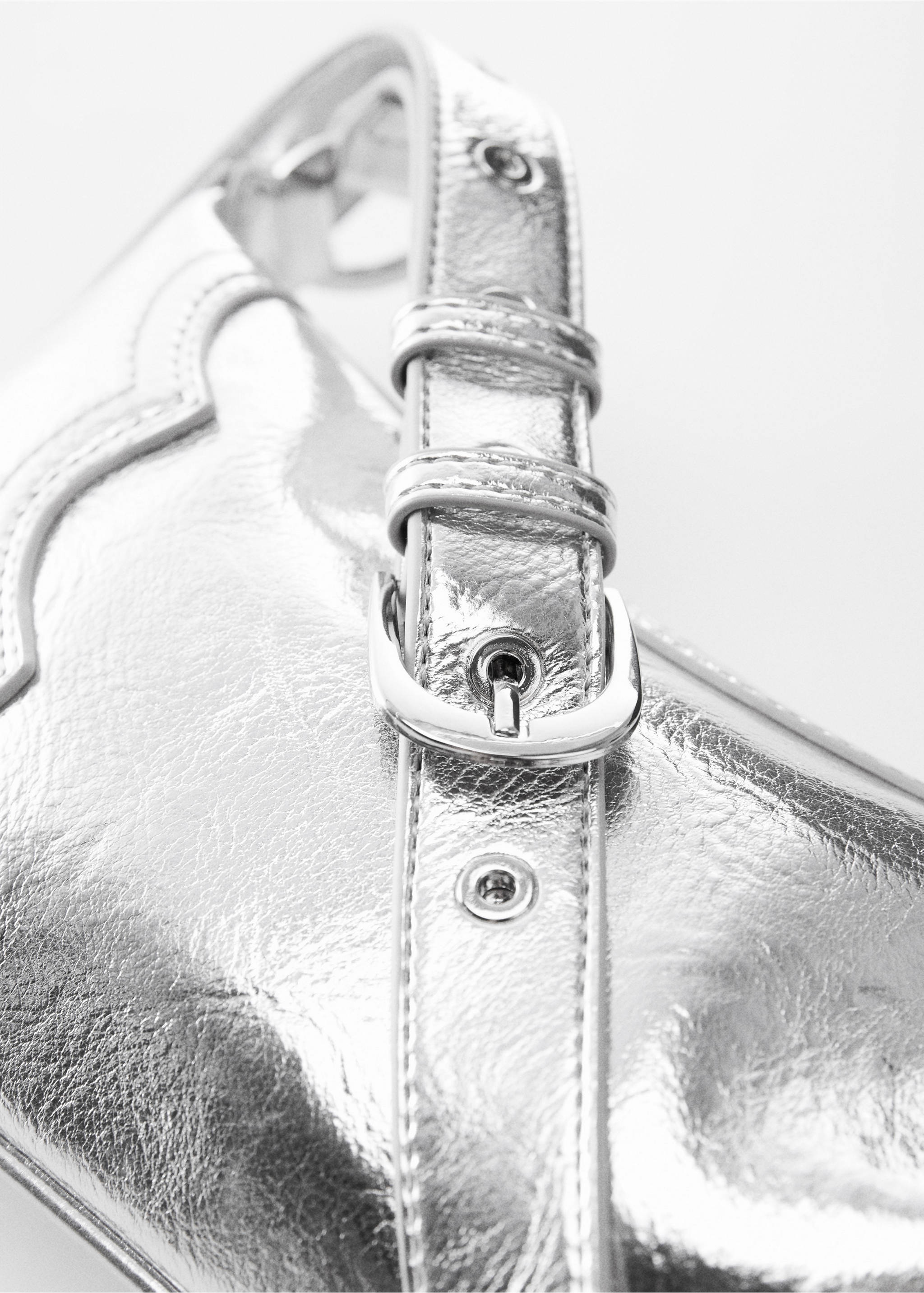 Shoulder bag with decorative stitching - Details of the article 1, Silver. Ref: 57014425-00.
