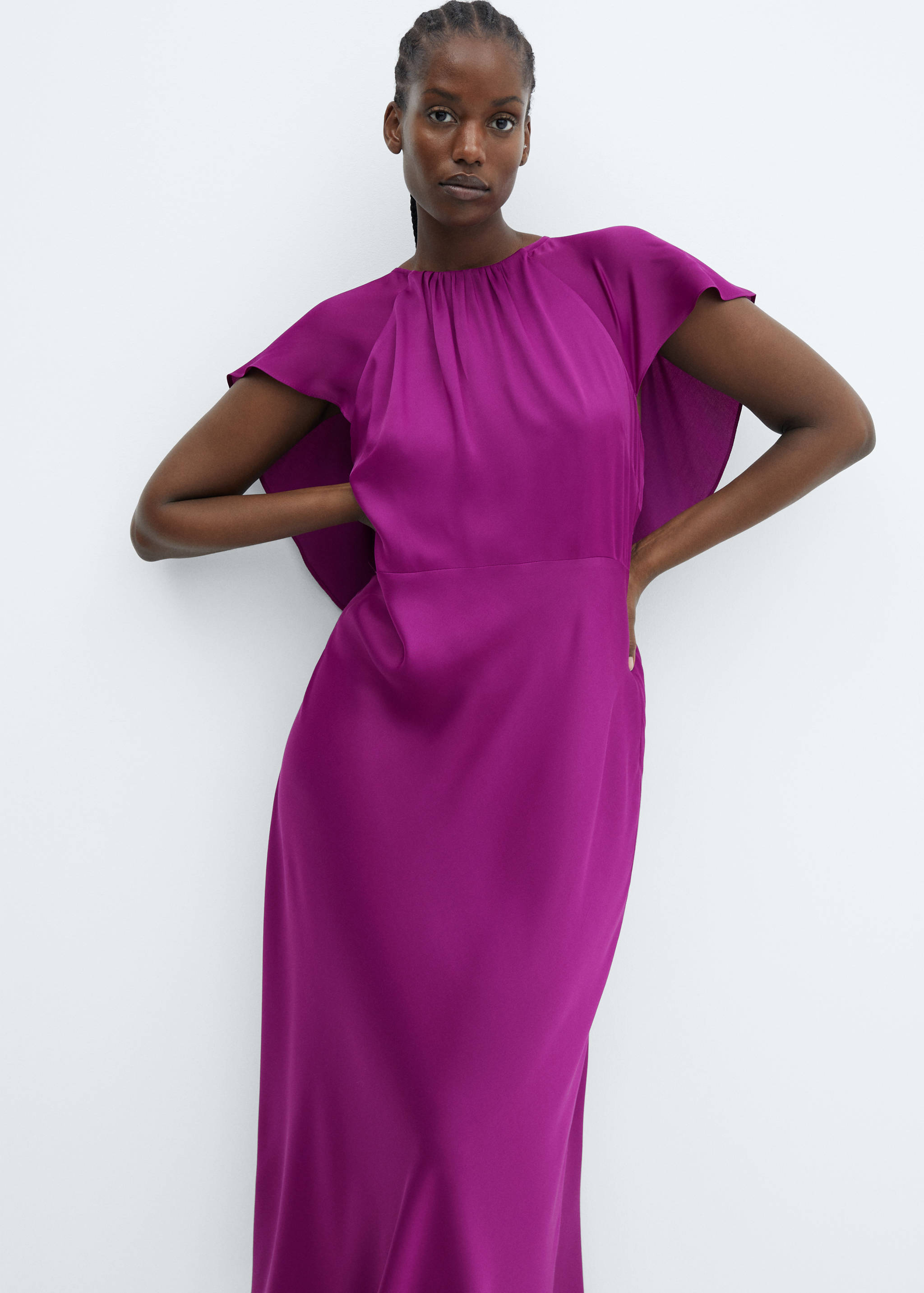 Vestido acetinado com pormenor nas costas - Pormenor do artigo 5