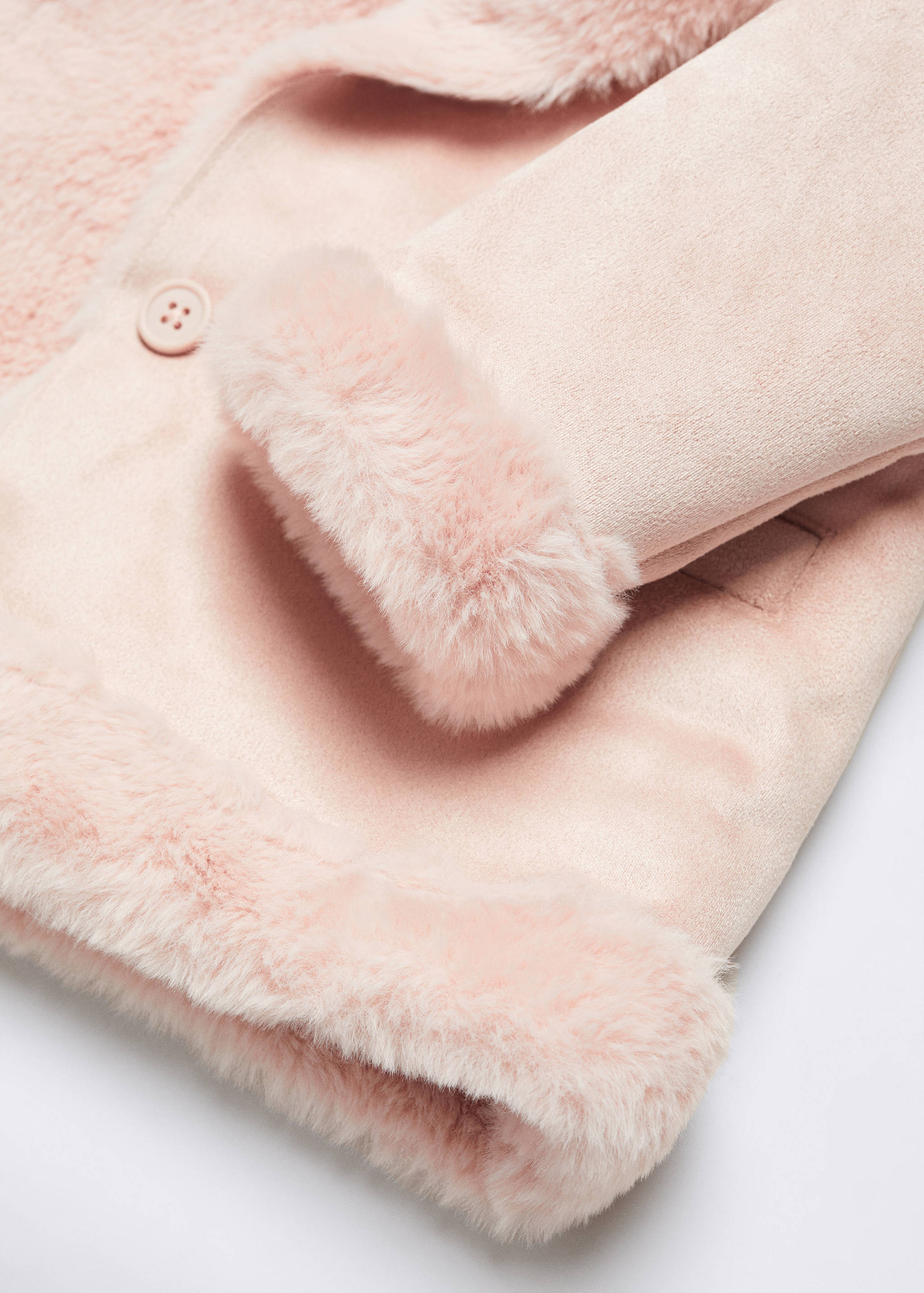 Coat with shearling-effect lining - Details of the article 8