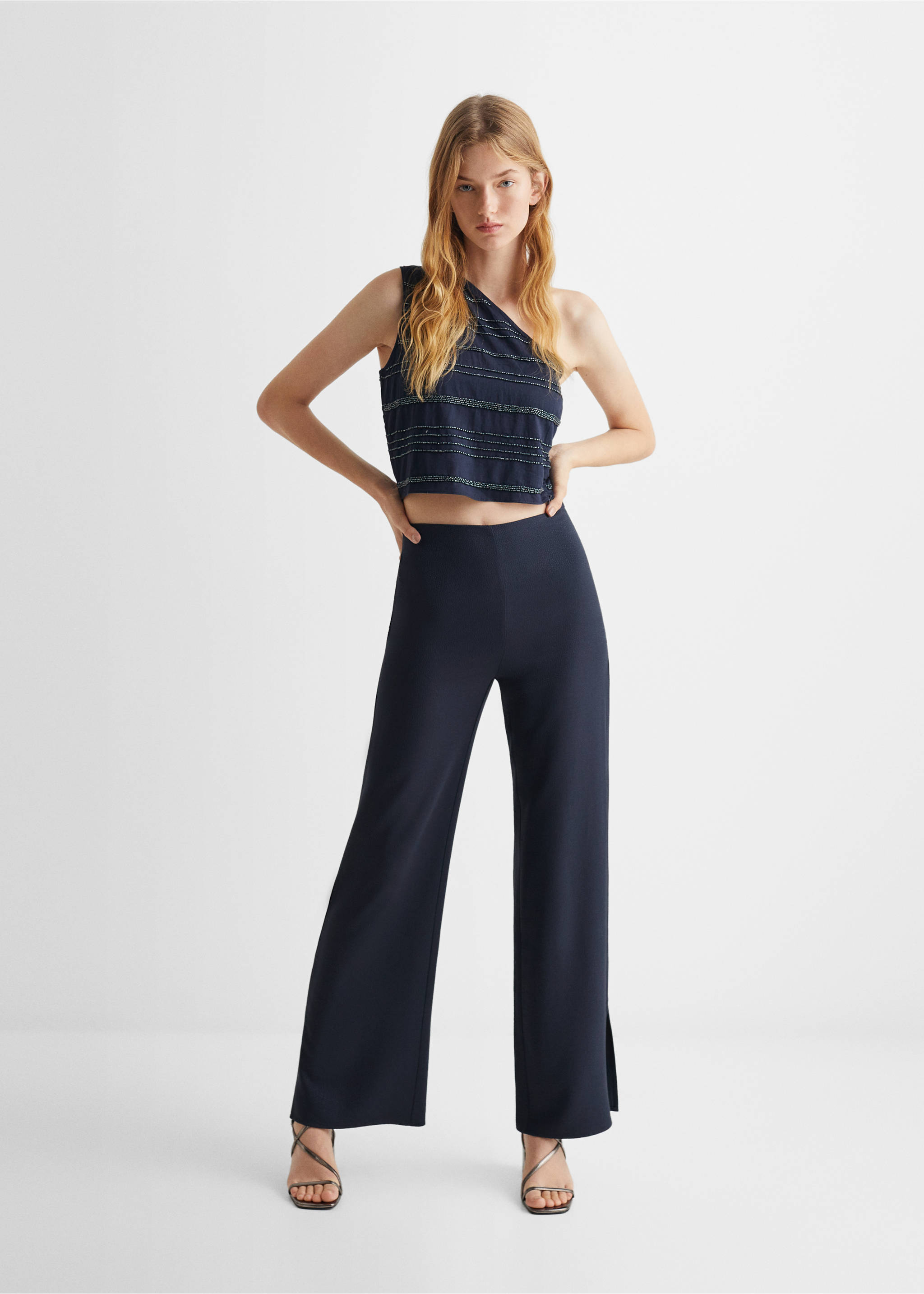 Top asymétrique perles - Plan général, Bleu marine. Ref: 57014770-00.