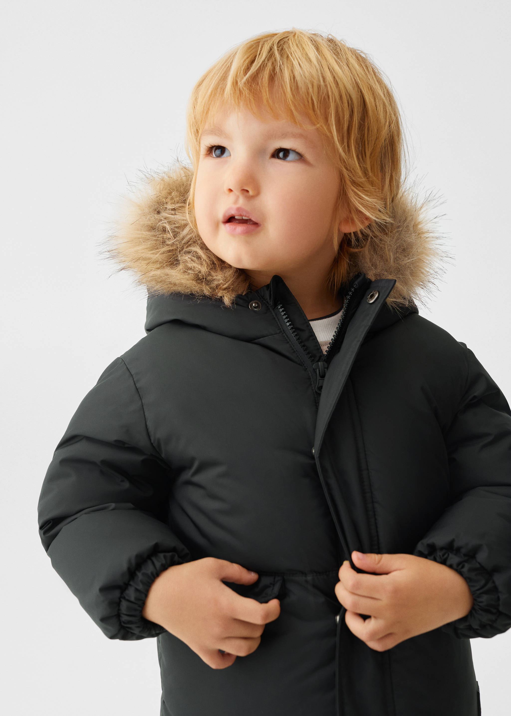 Puffer coat with fur-effect hood - Details of the article 1