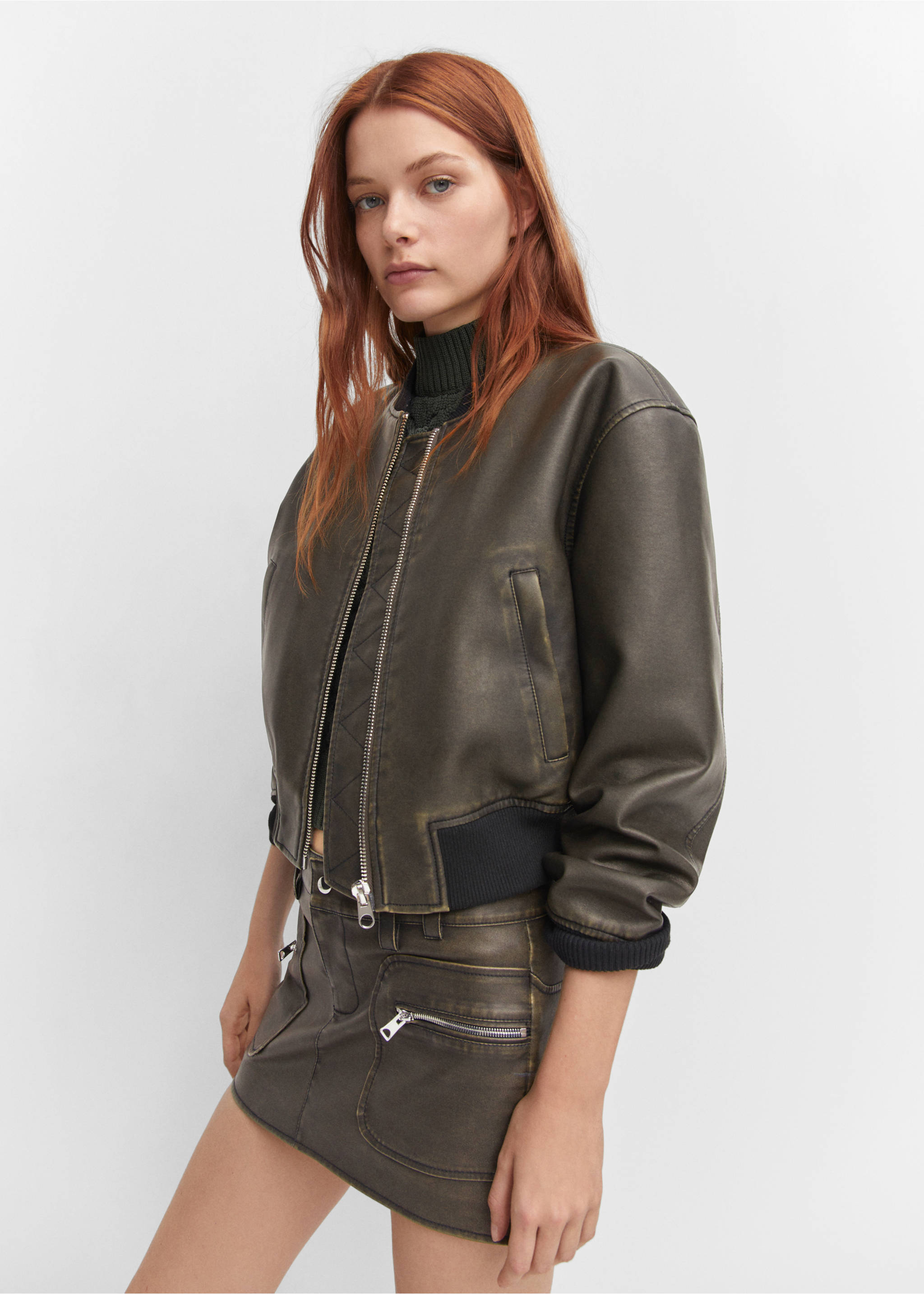 Worn-effect bomber jacket - Details of the article 6, Brown. Ref: 57015138-00.