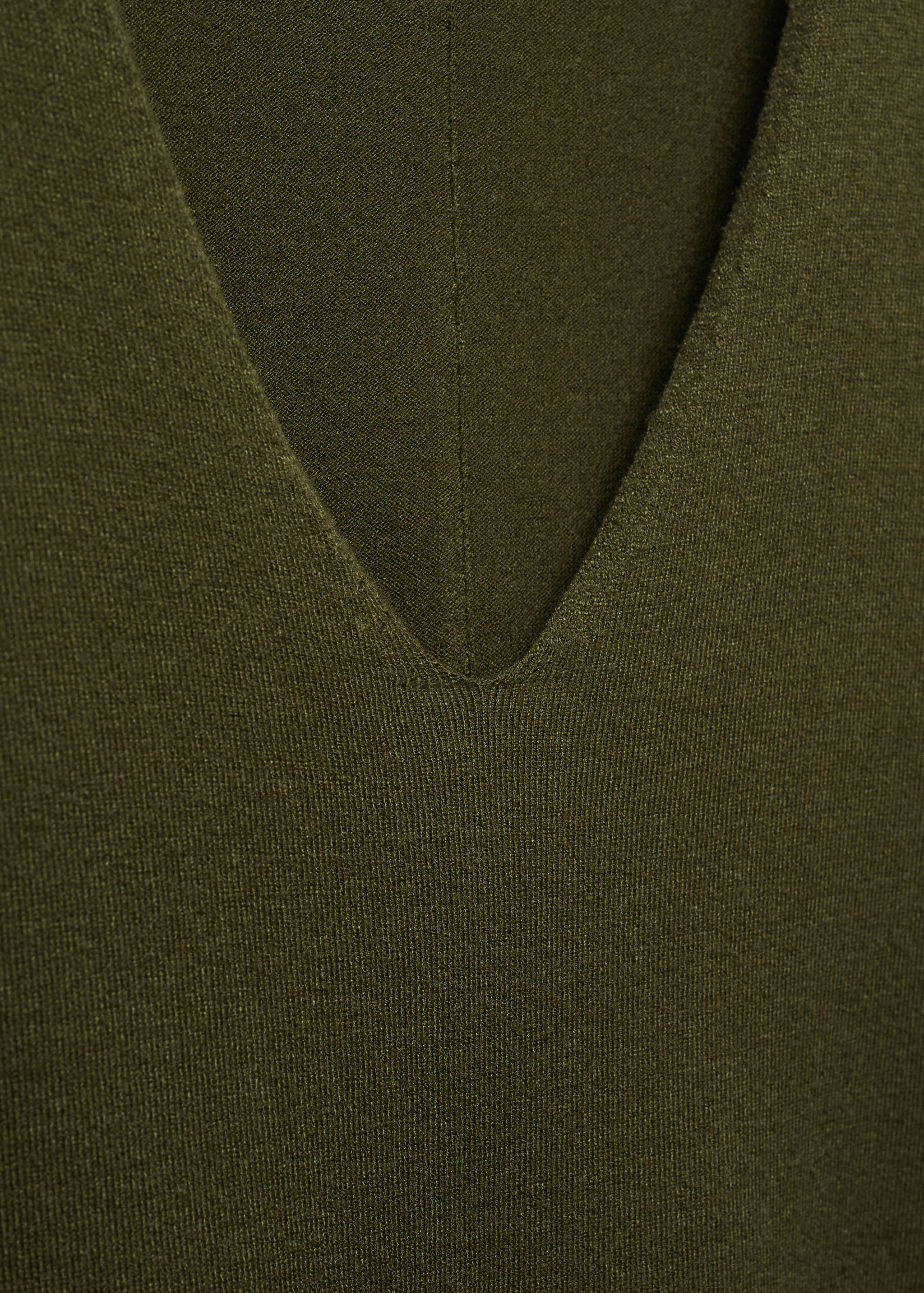 Fine-knit V-neck sweater - Details of the article 8