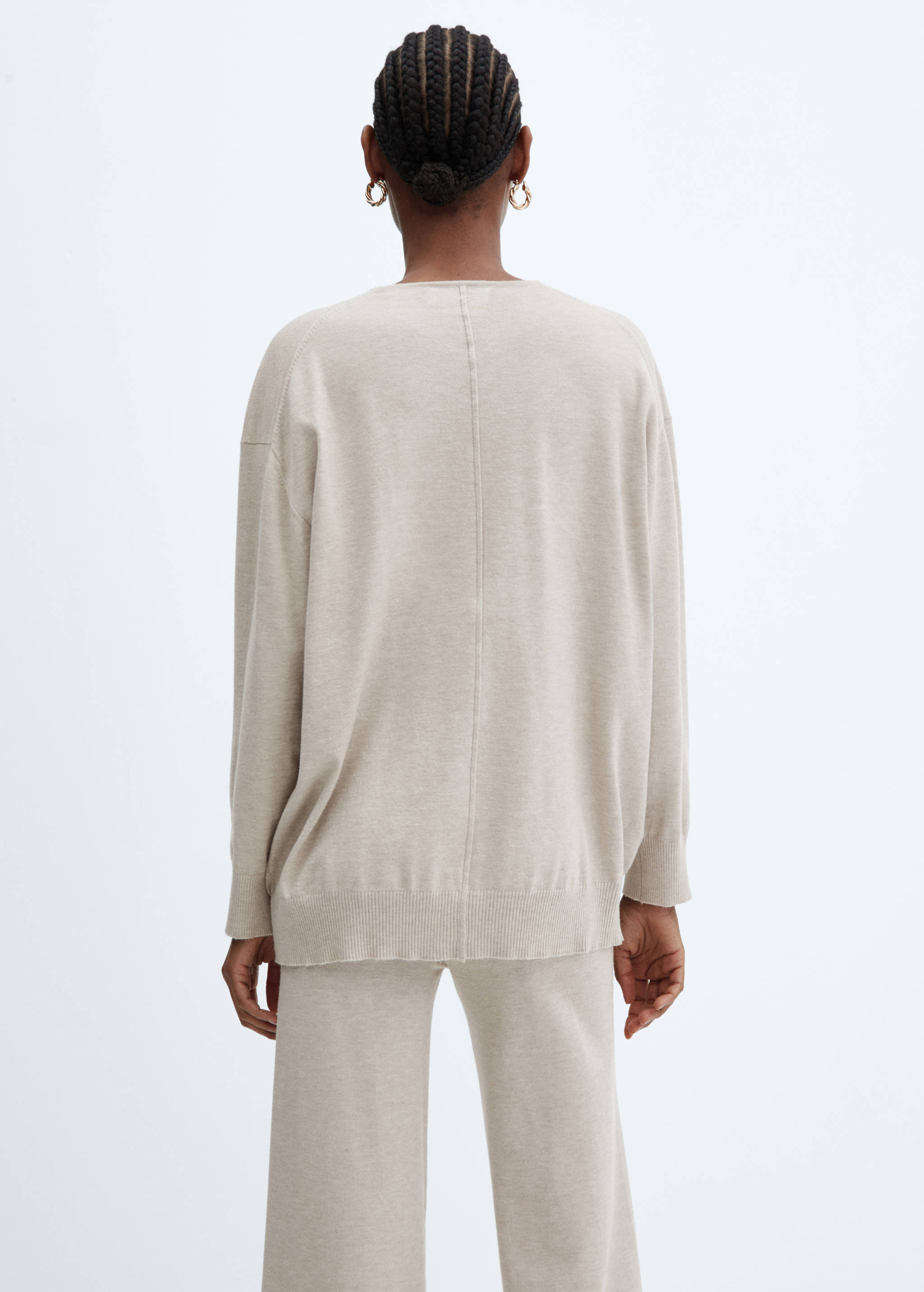 Fine-knit V-neck sweater - Reverse of the article