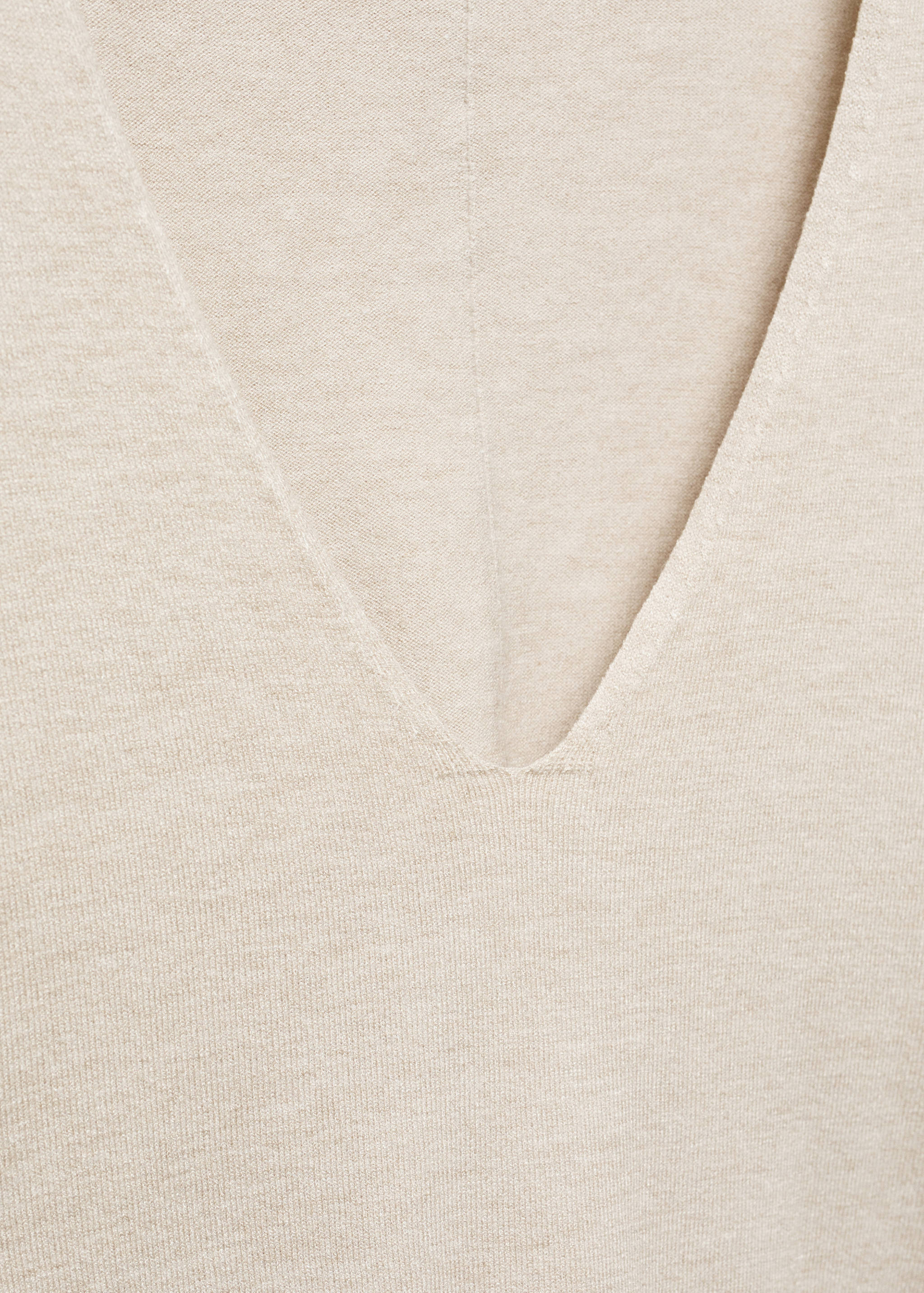 Fine-knit V-neck sweater - Details of the article 8