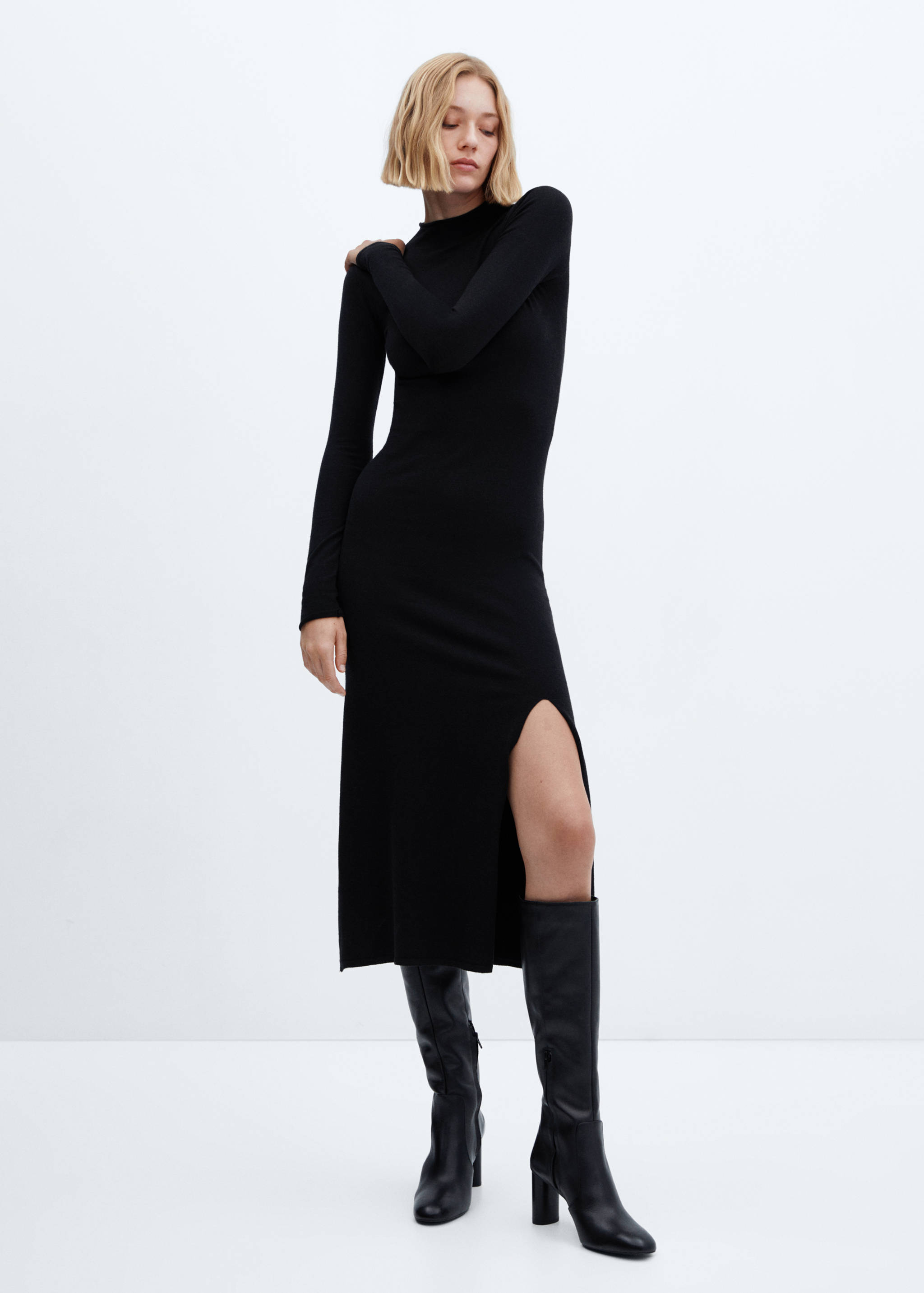 Knitted dress with side slit - General plane