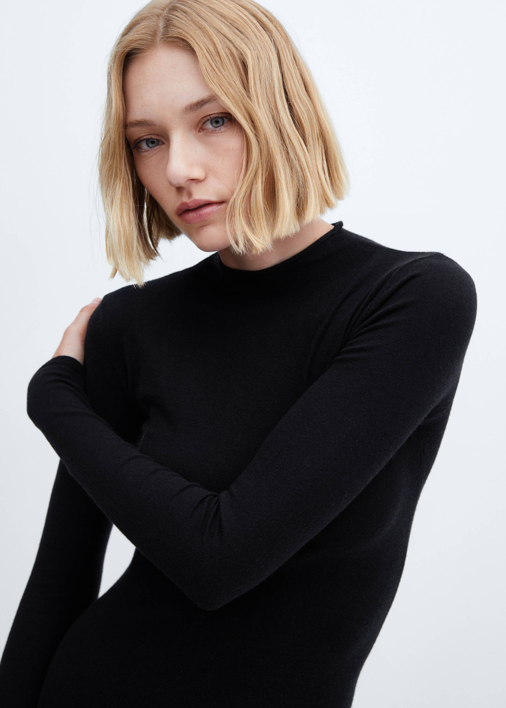 Knitted dress with side slit - Details of the article 1