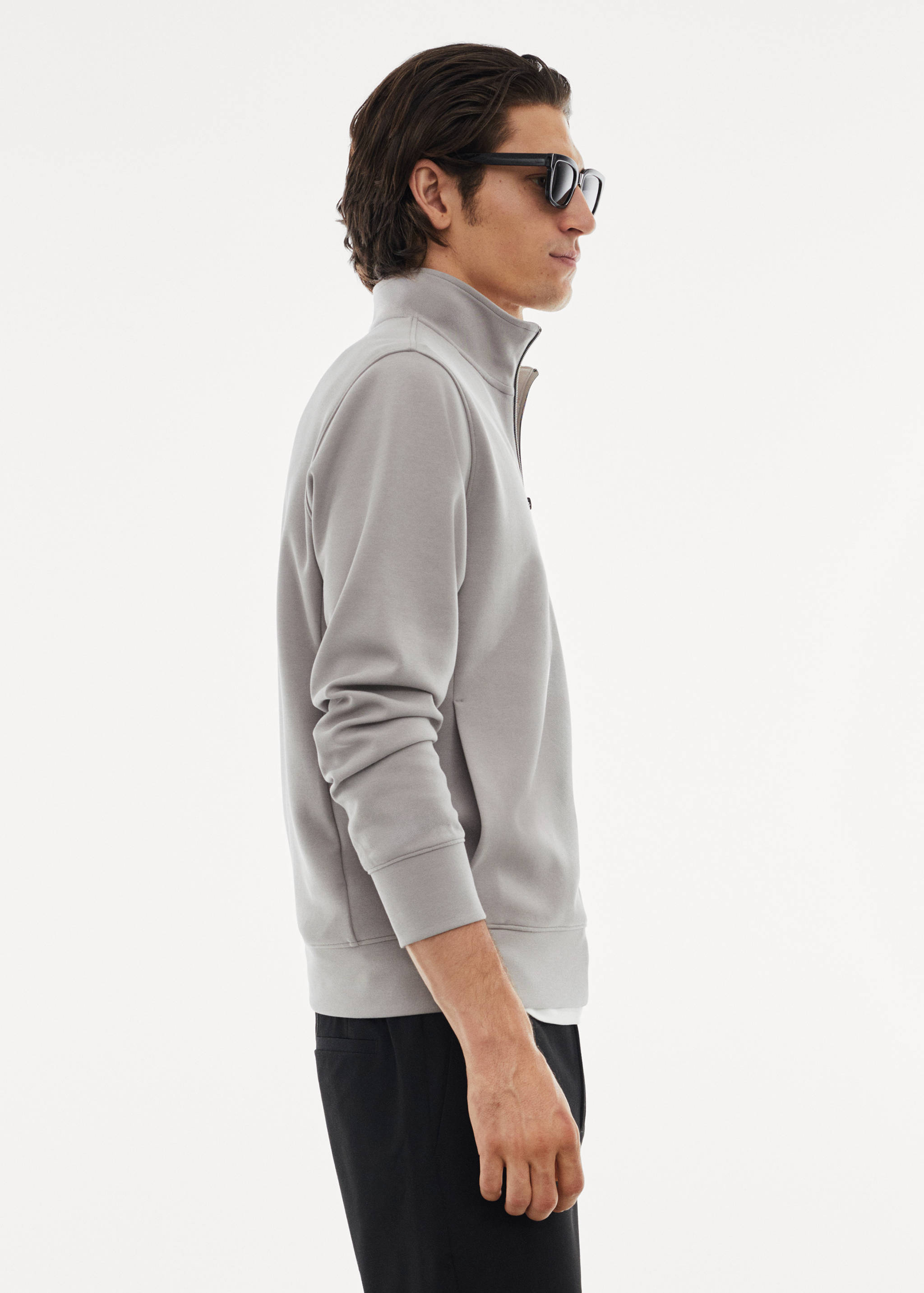Breathable zip-neck sweatshirt - Details of the article 2