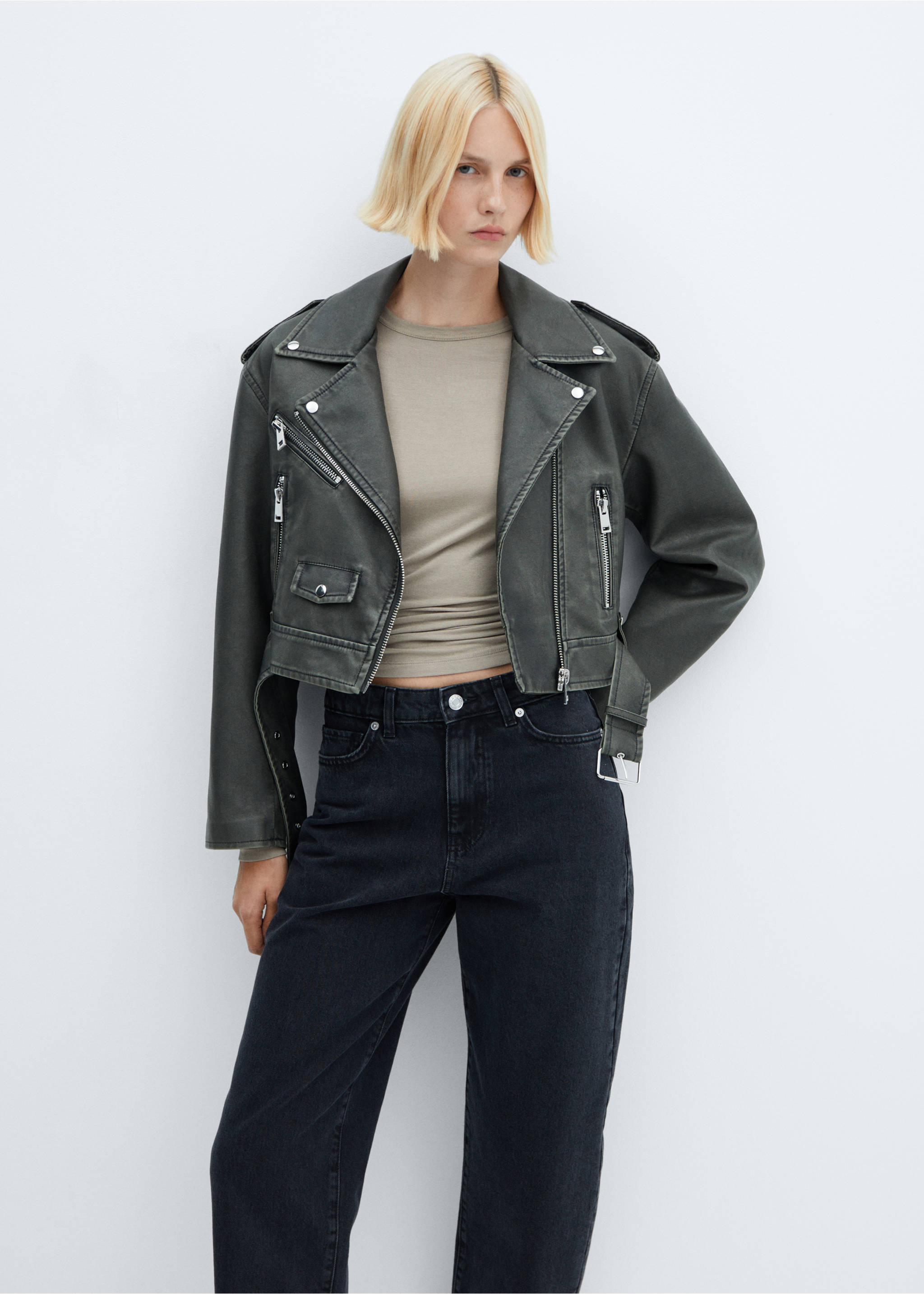 High-waist slouchy jeans - Details of the article 1, Black denim. Ref: 57015973-00.