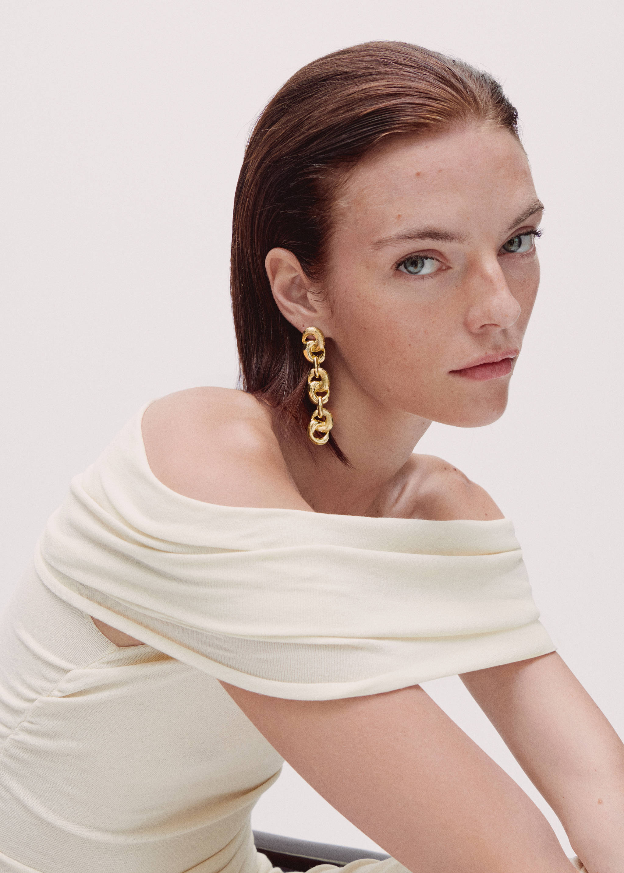 Boucles d'oreilles pendantes anneaux entrelacés - Plan général