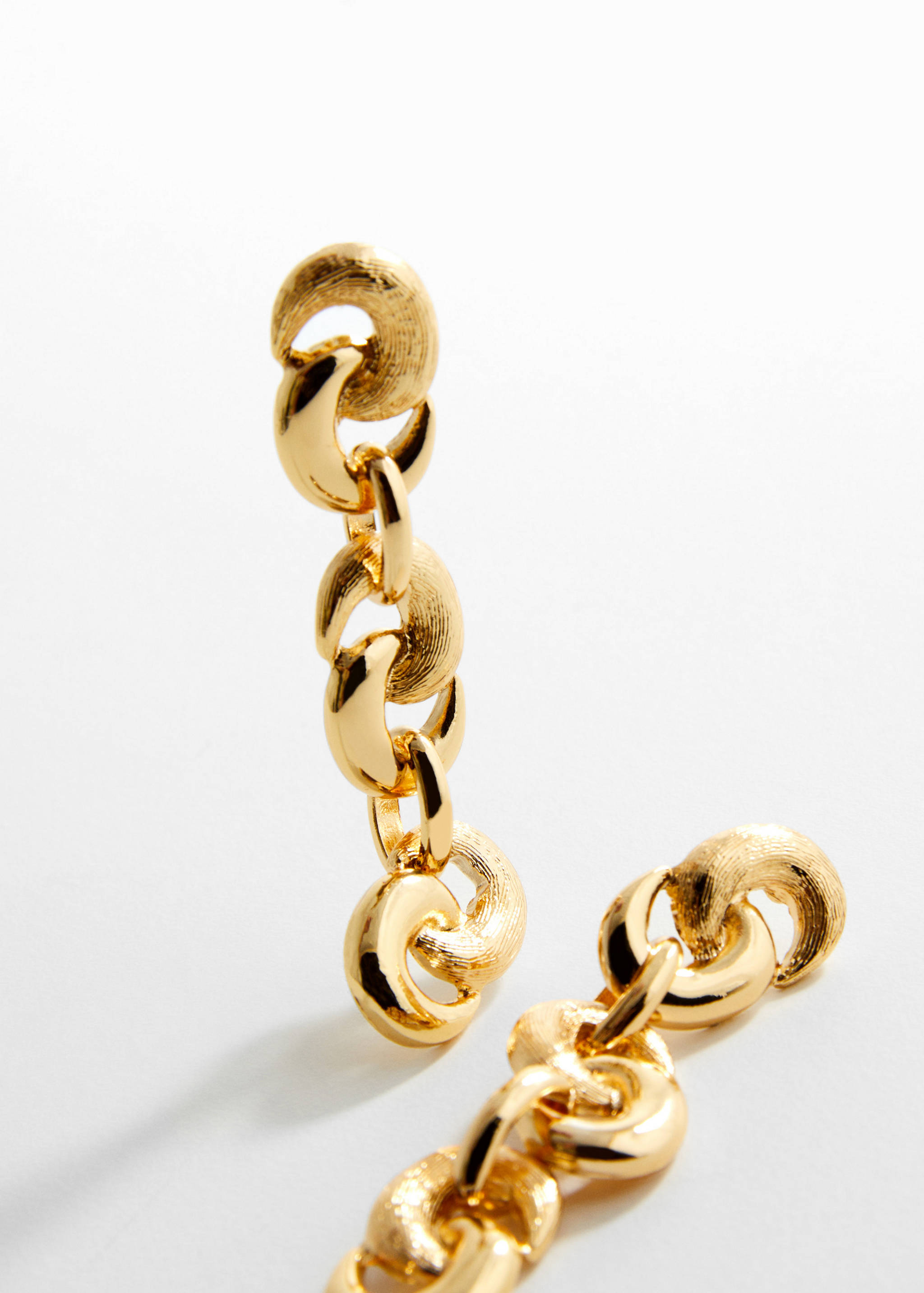 Boucles d'oreilles pendantes anneaux entrelacés - Plan moyen