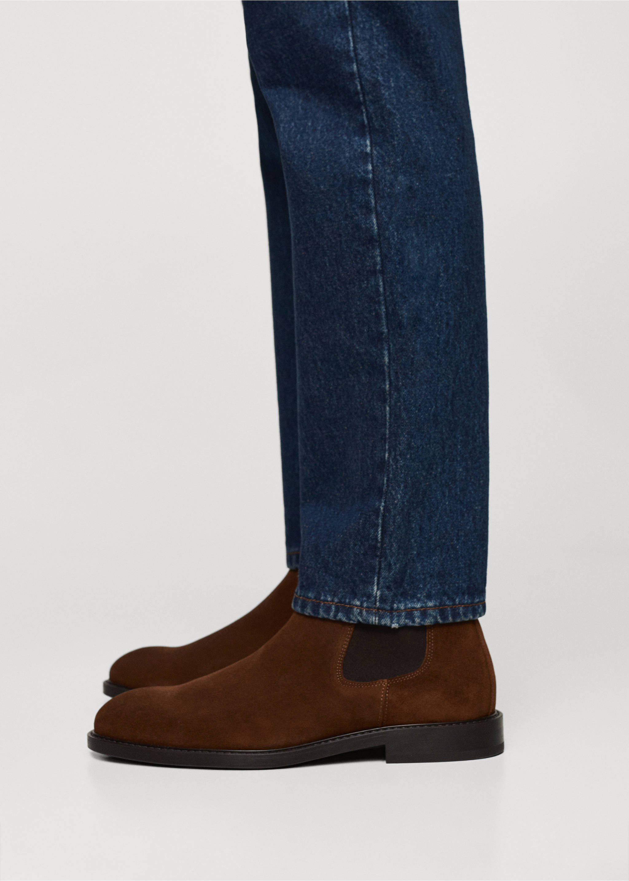 Chelsea-Stiefelette mit Rauleder - Detail des Artikels 9, Tobacco-Braun. Ref: 57016030-00.