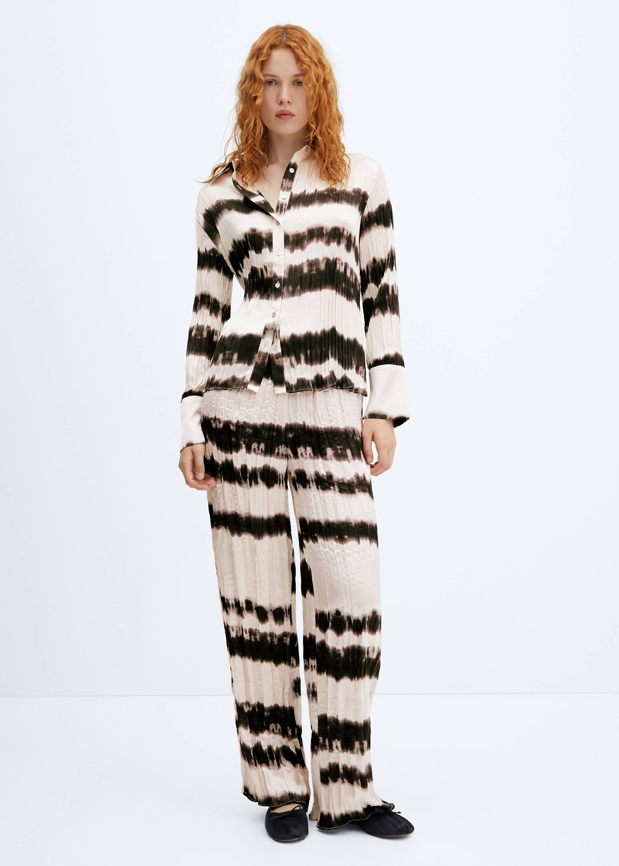 Tie-dye pleated trousers - General plane