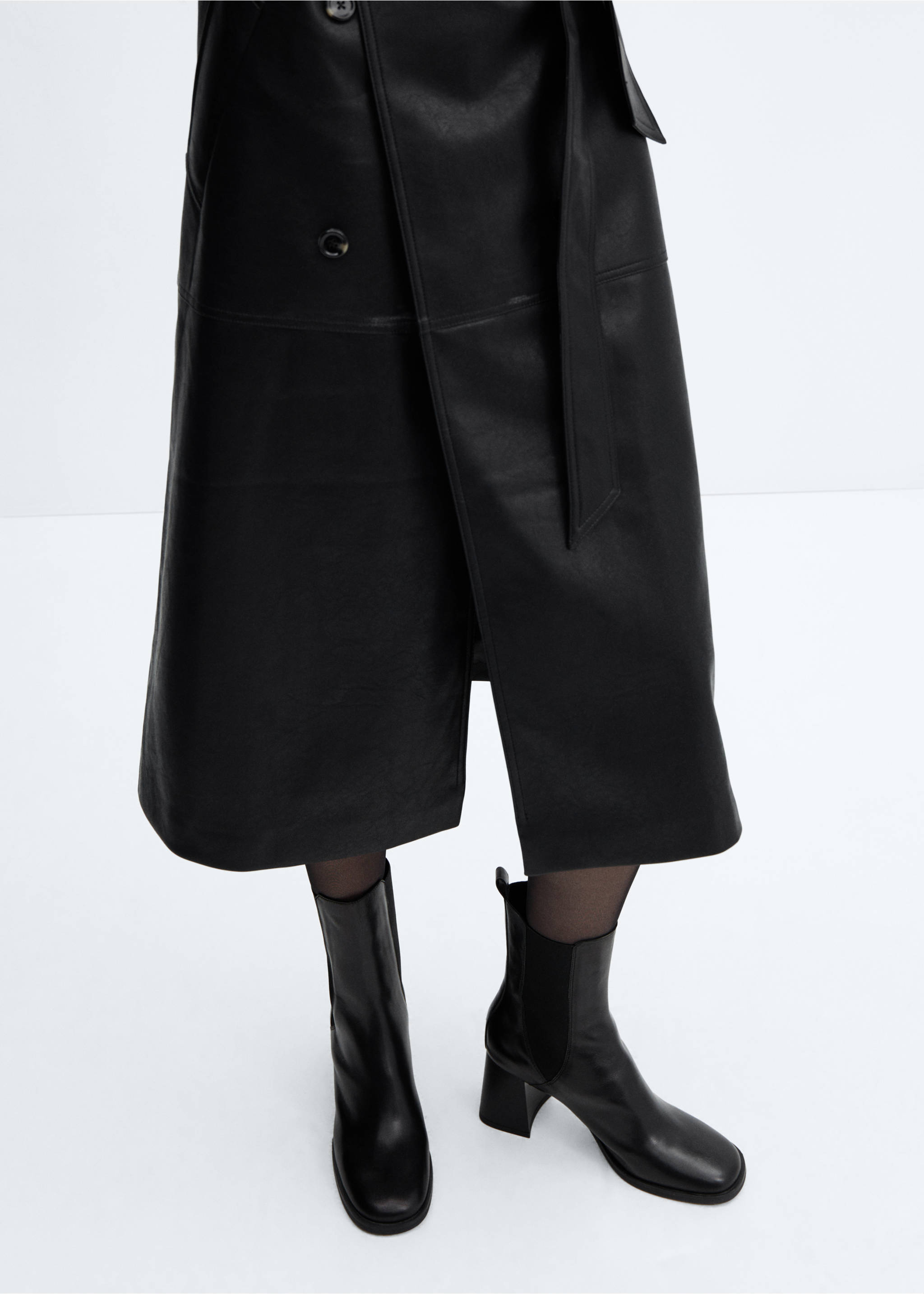 Leather heeled boots - Details of the article 9, Black. Ref: 57016032-00.