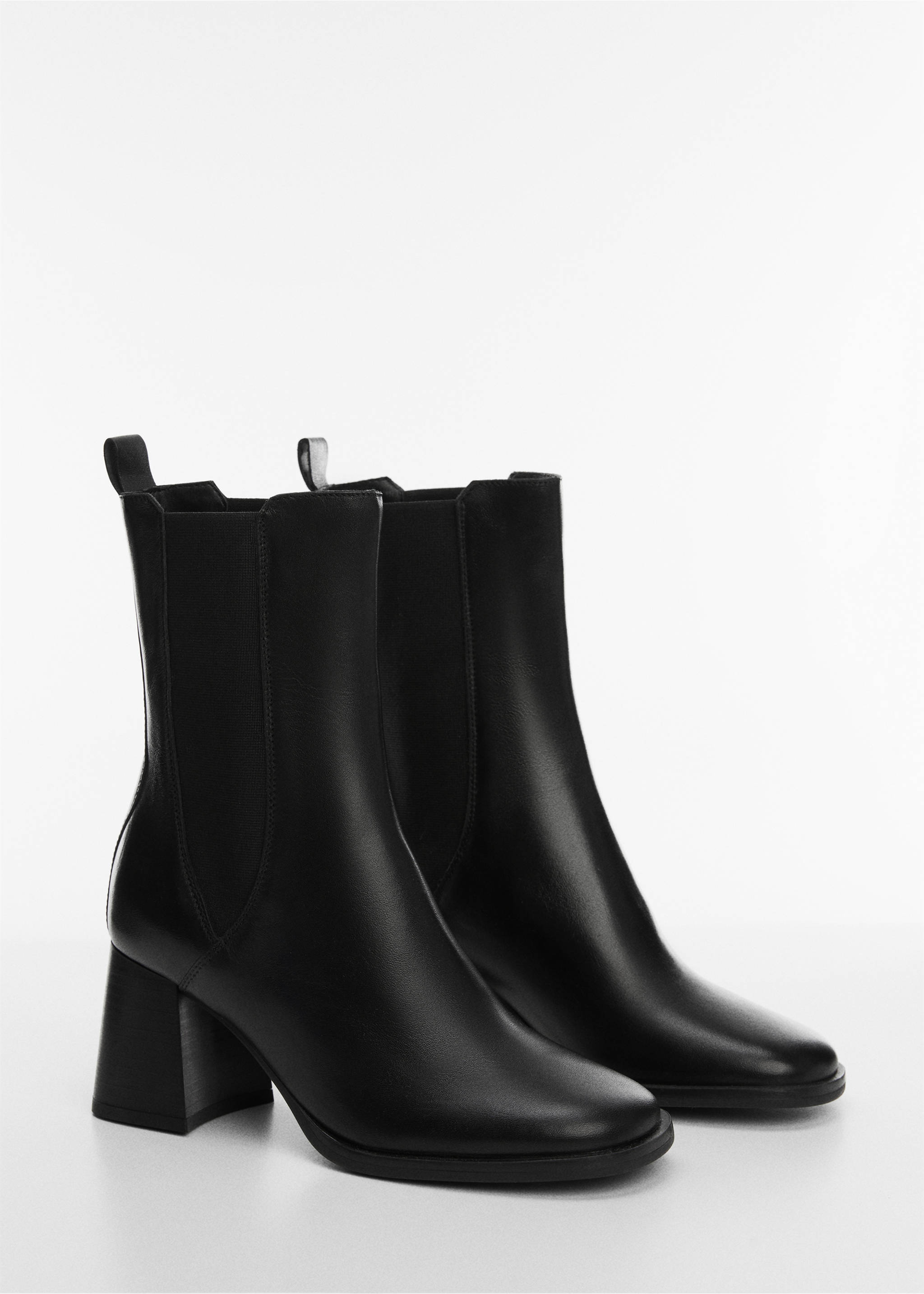 Leather heeled boots - Medium plane, Black. Ref: 57016032-00.
