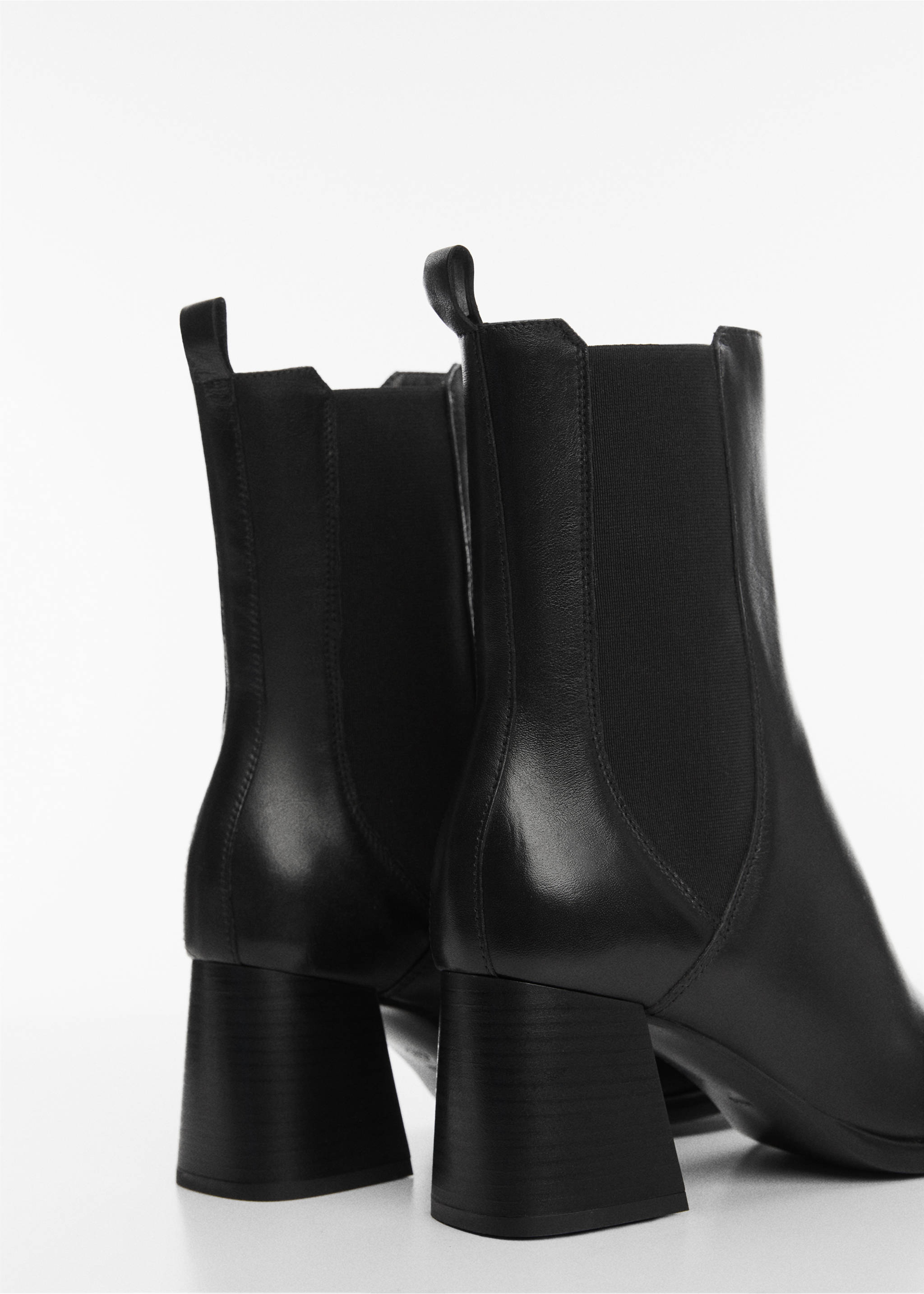 Leather heeled boots - Details of the article 2, Black. Ref: 57016032-00.