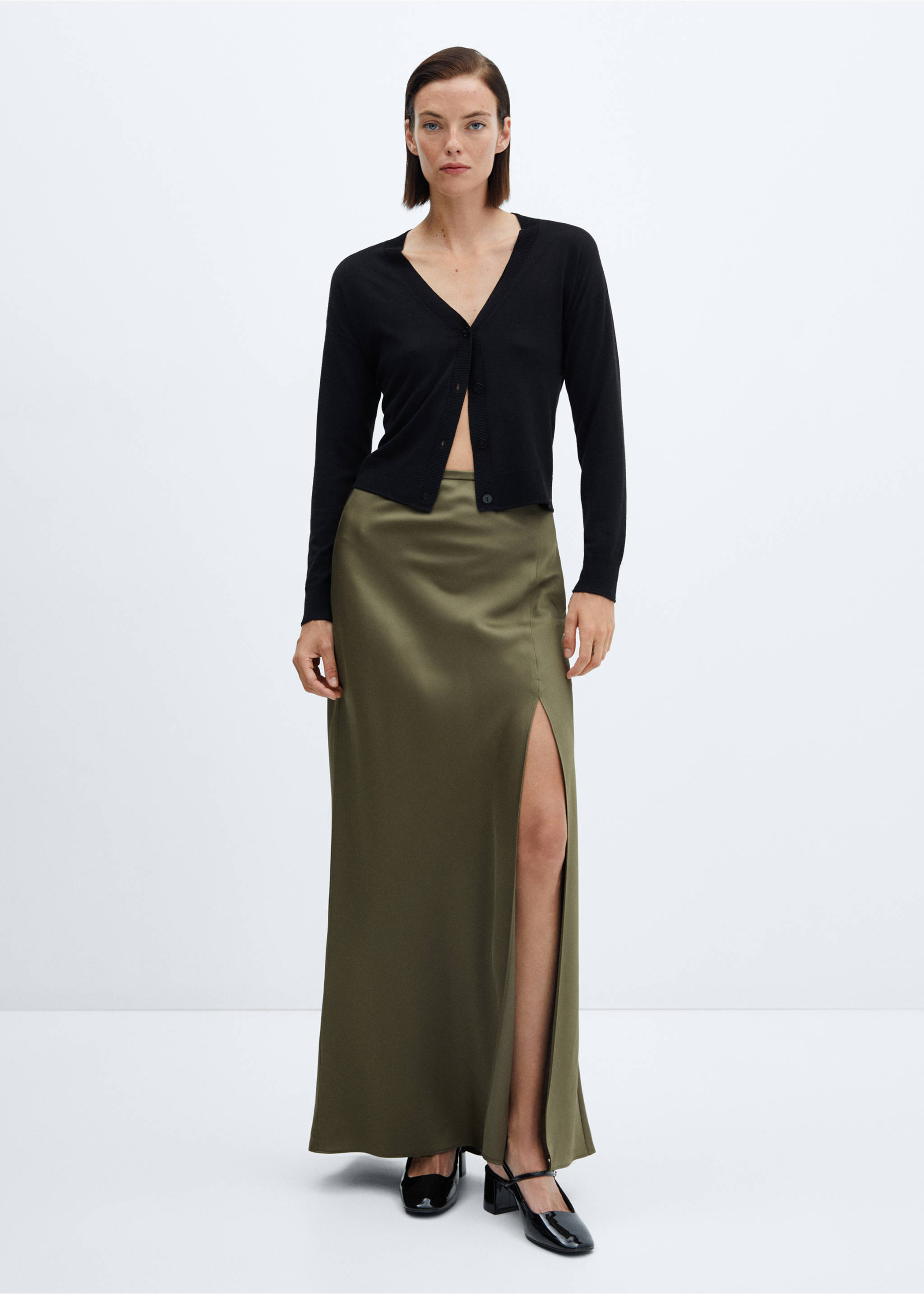 Satin skirt with side slit - General plane, Green. Ref: 57016717-00.