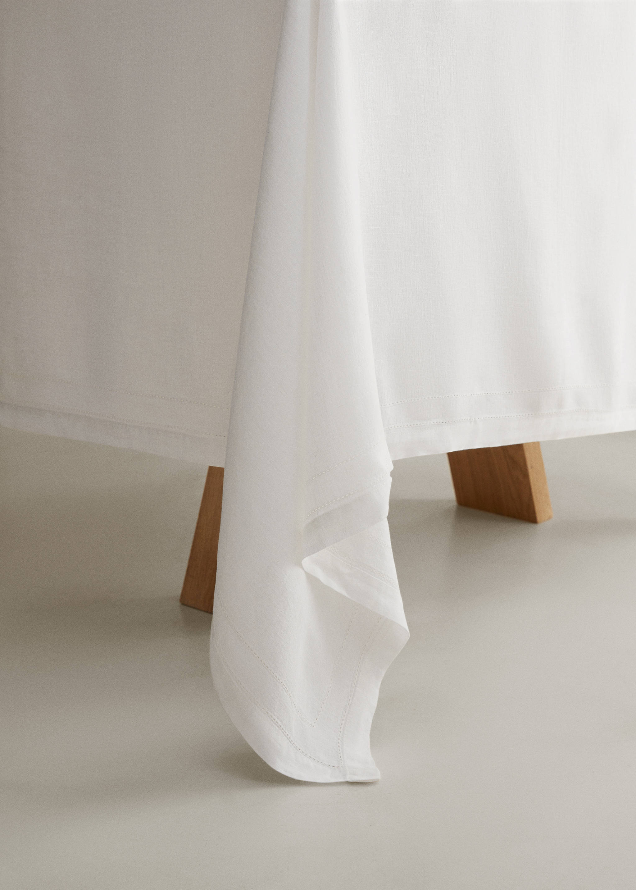 100% linen tablecloth with seam detail 170x170cm - Details of the article 8