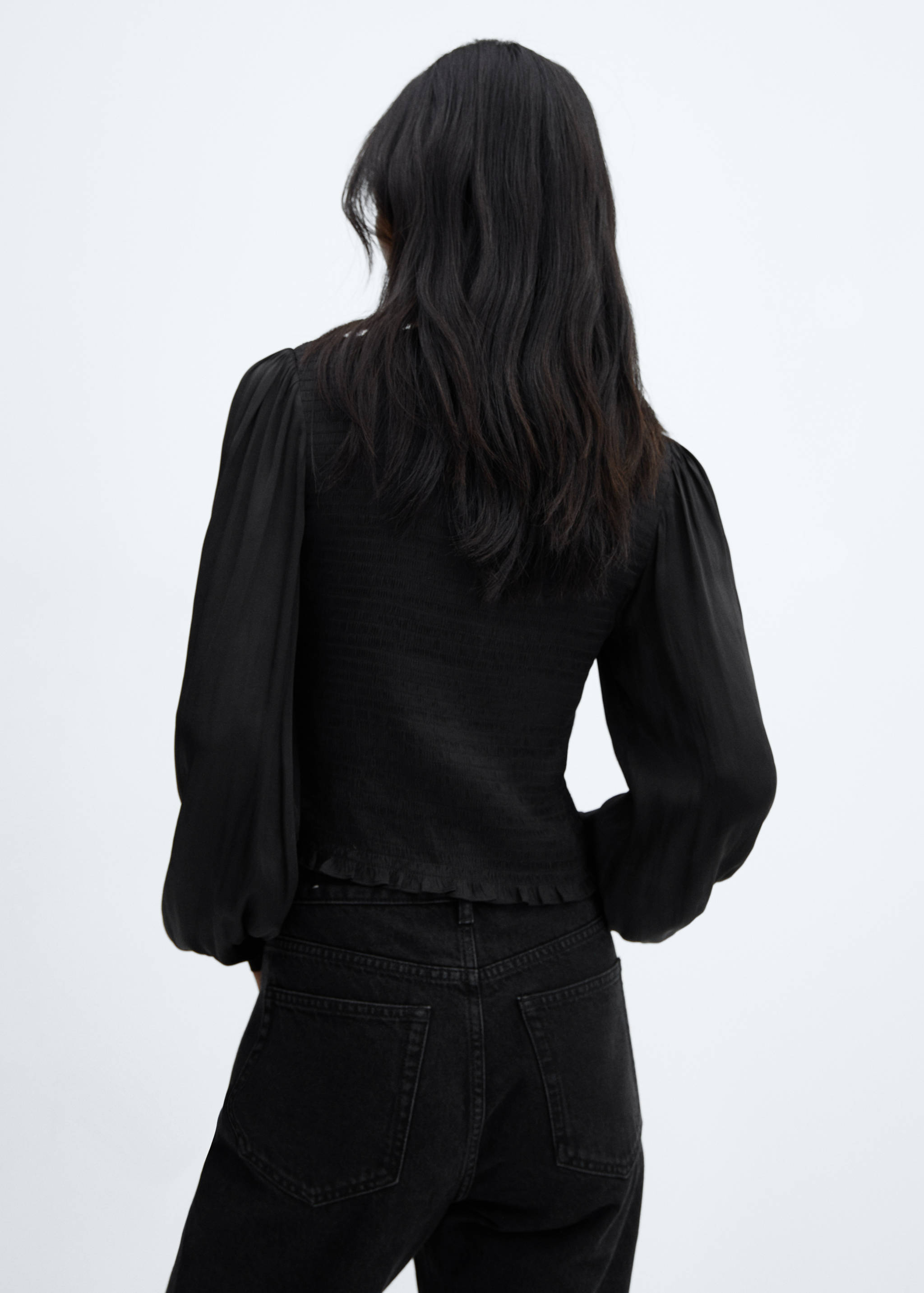 Blusa satinada fruncida - Reverso del artículo