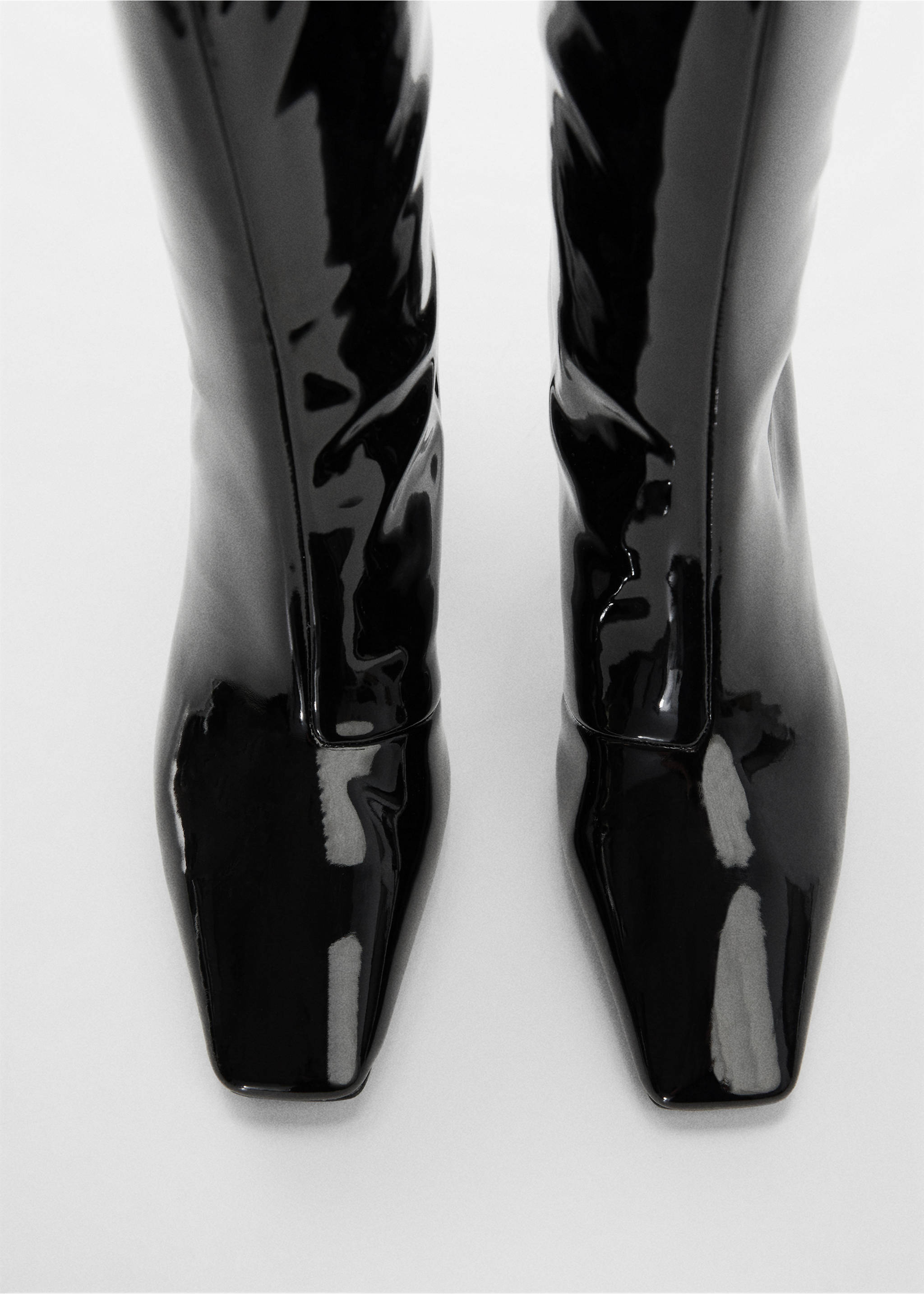 Patent leather-effect heeled boots - Details of the article 2, Black. Ref: 57017714-00.