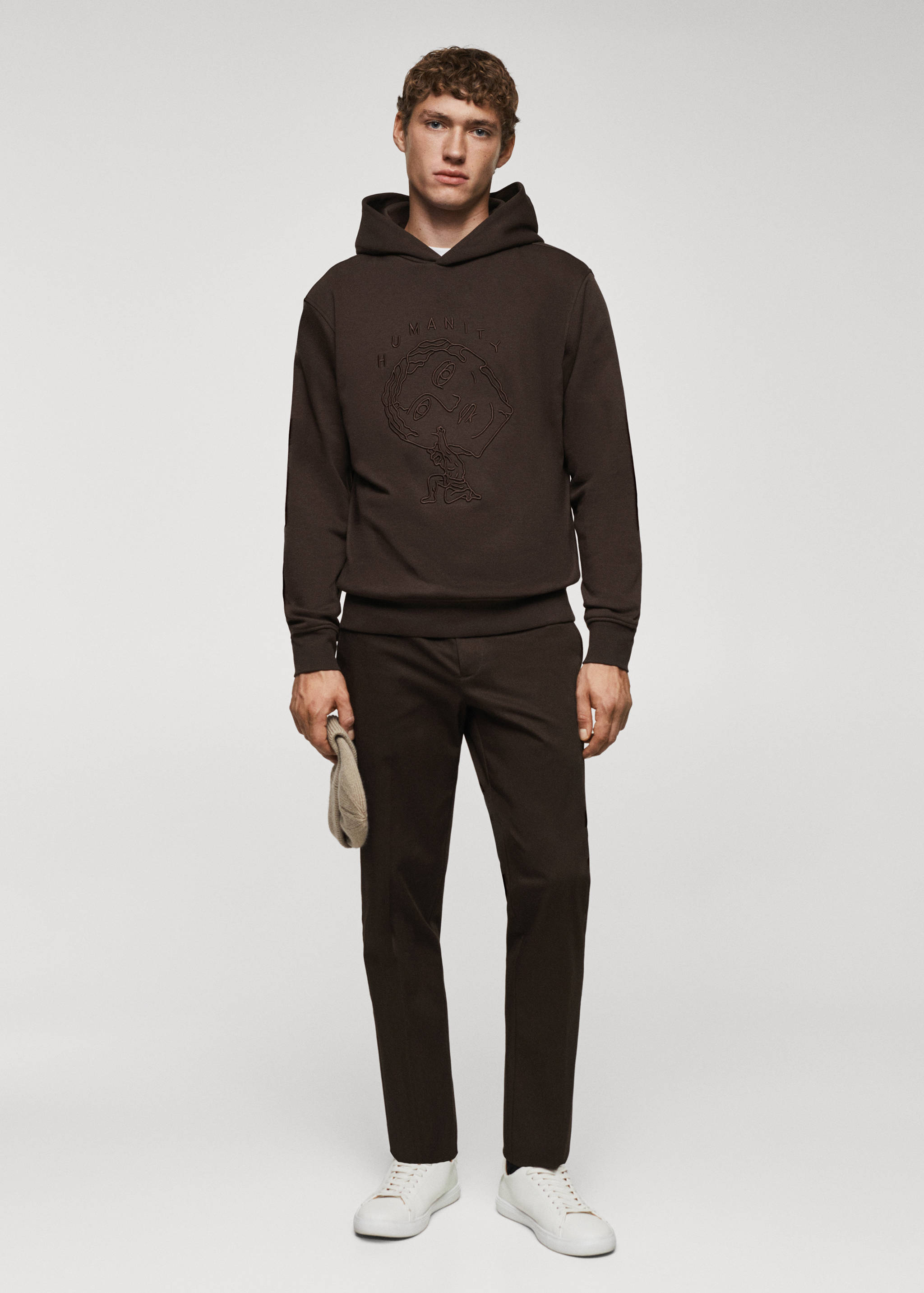 Dessuadora caputxa brodat - Pla general