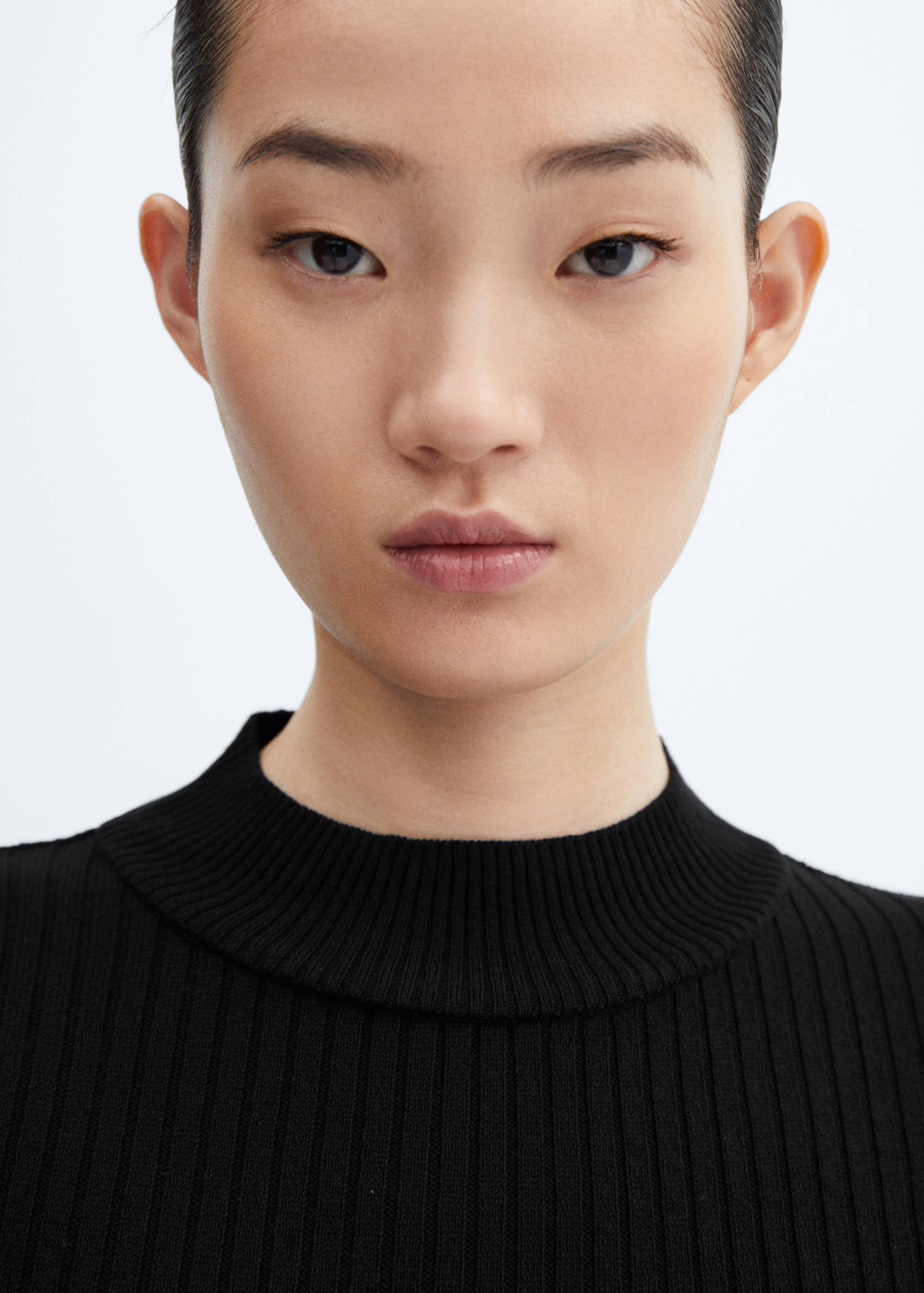 Rib-knit dress with slits - Details of the article 1