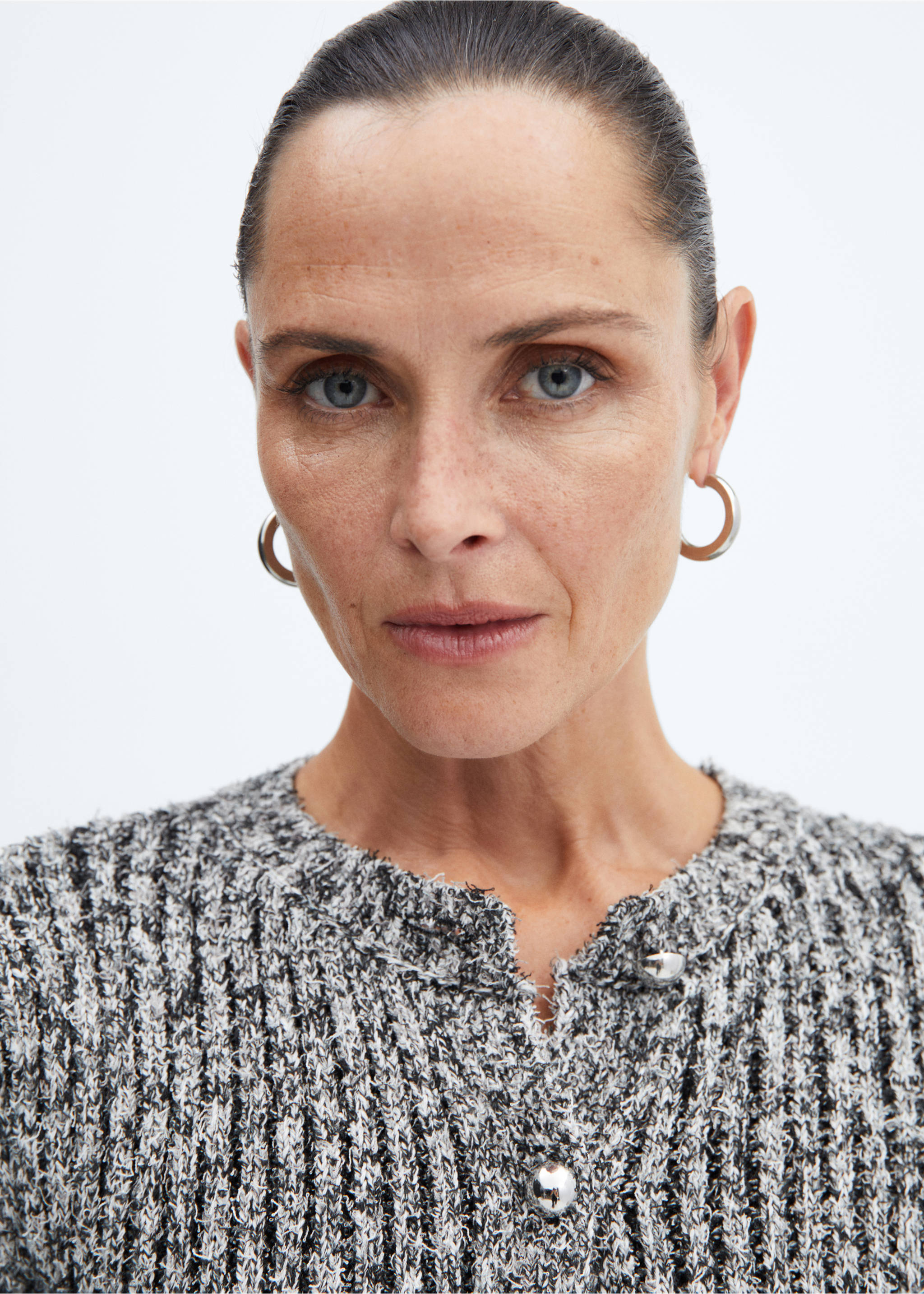 Textured rib-knit cardigan - Details of the article 1, Black. Ref: 57017761-00.