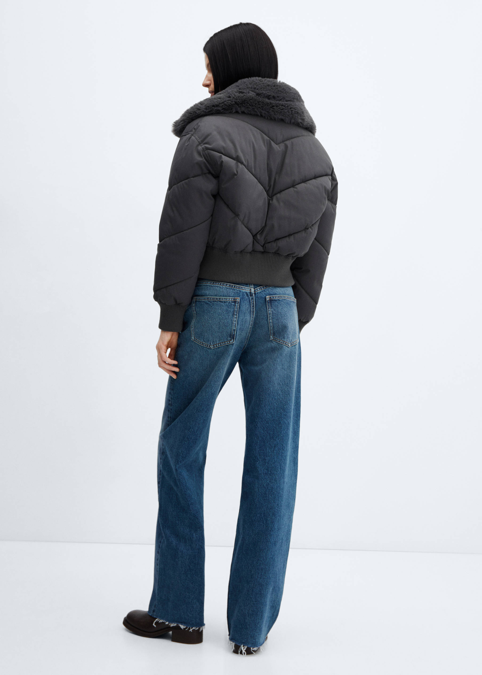 Anorak im Bomberjacken-Stil mit Fell-Kragen - Rückseite des Artikels