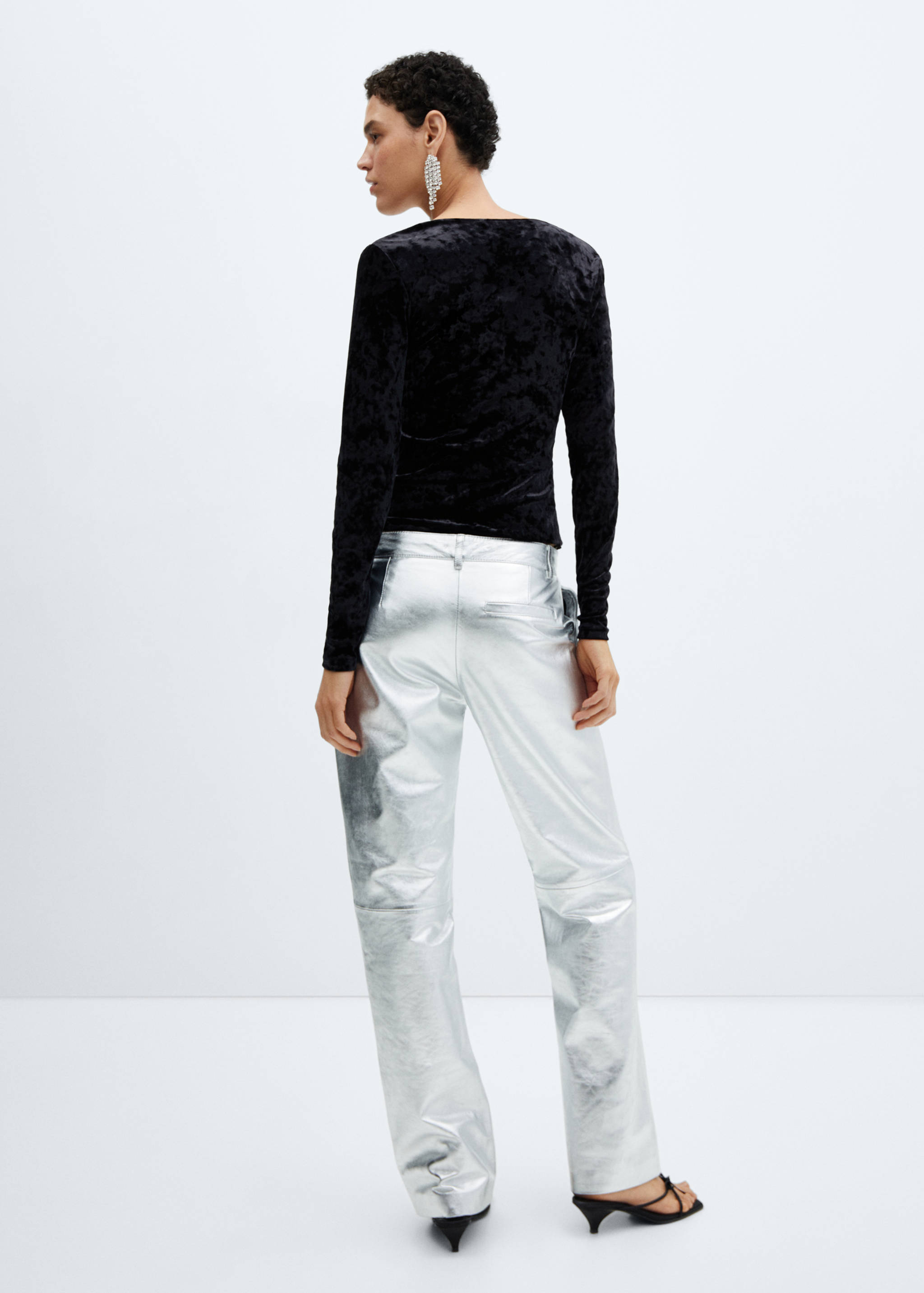 Velvet v-neck t-shirt - Reverse of the article