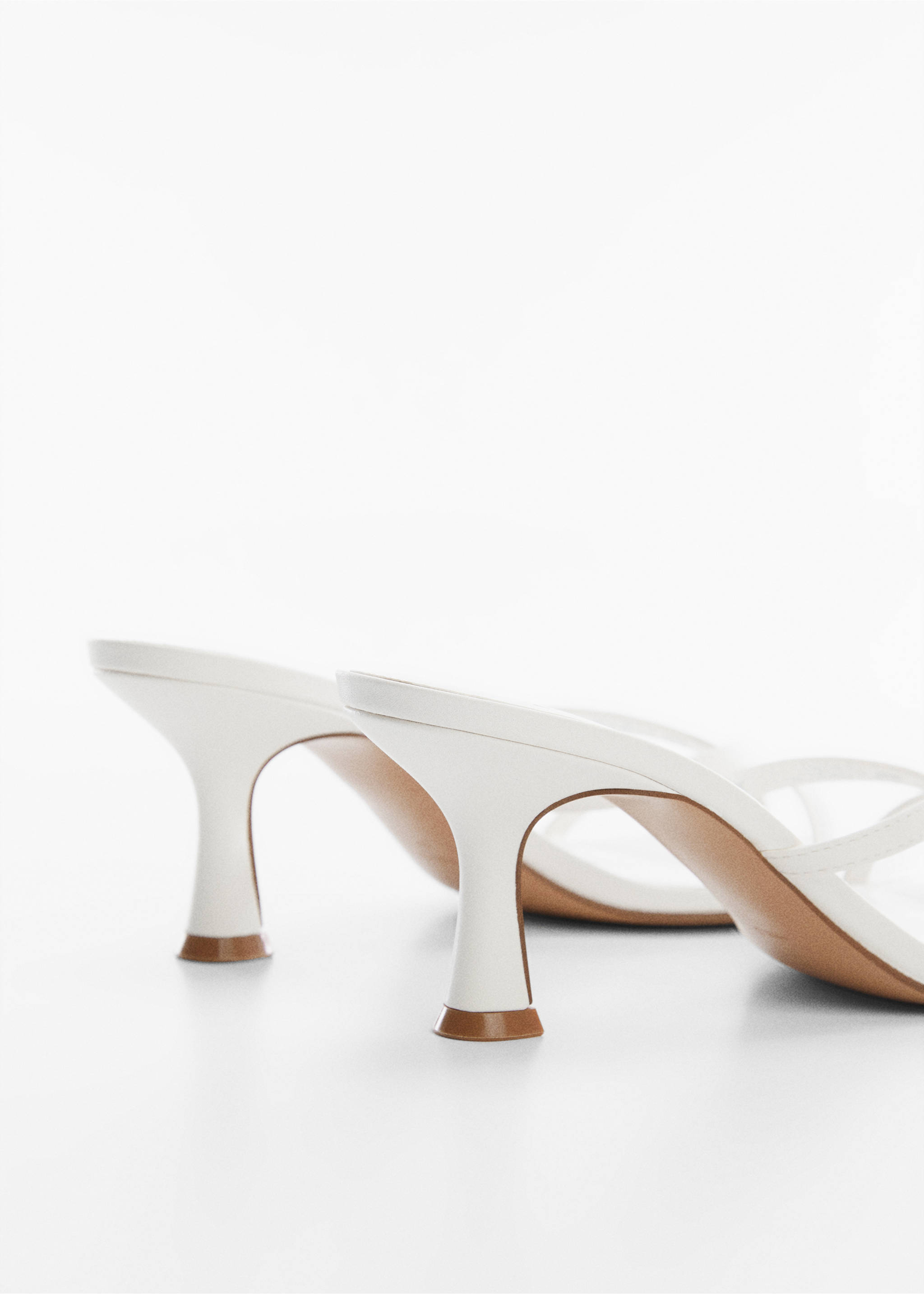 Heel strips sandals - Details of the article 2, White. Ref: 57020012-00.
