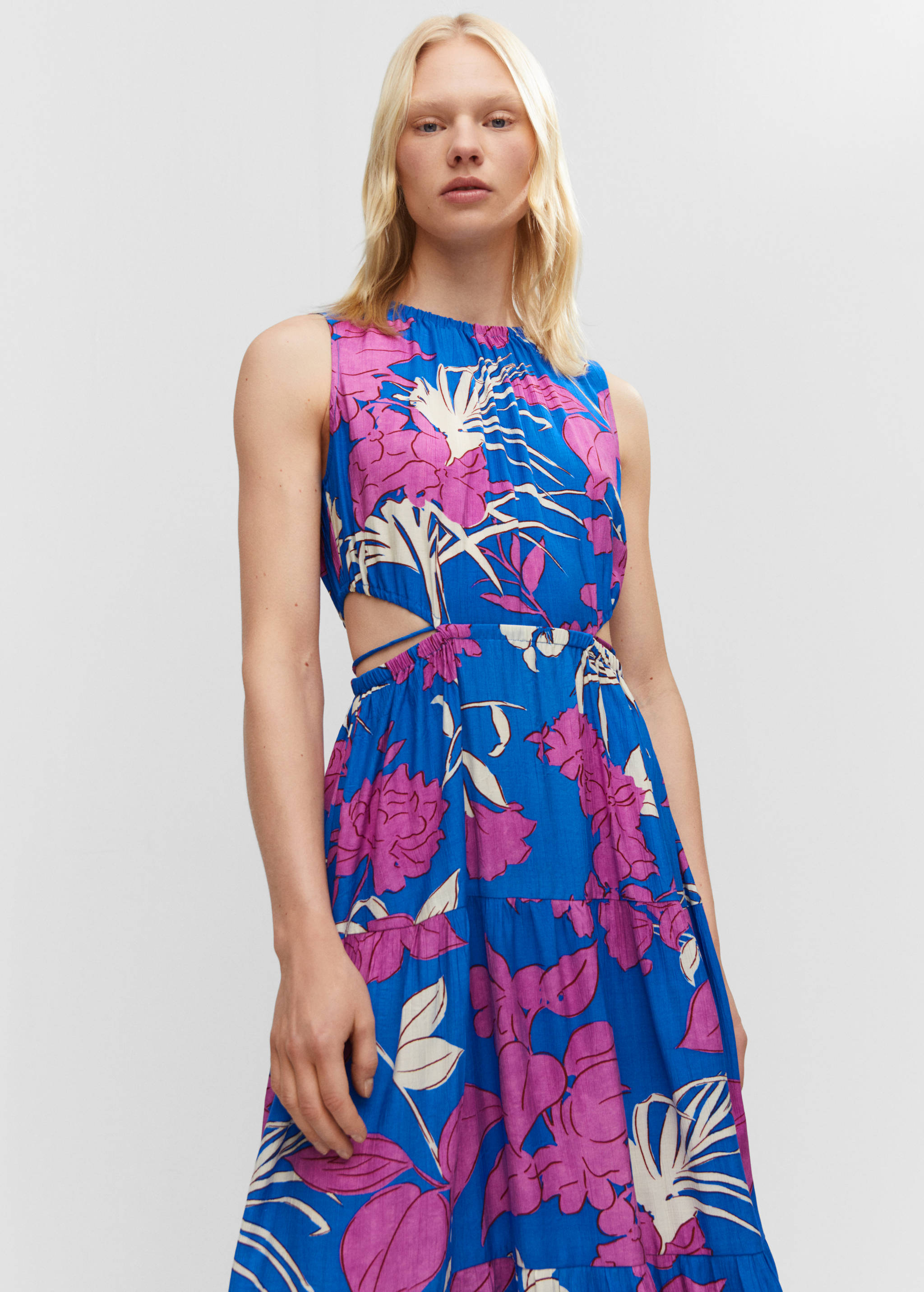 Flared dress with openings - Medium plane