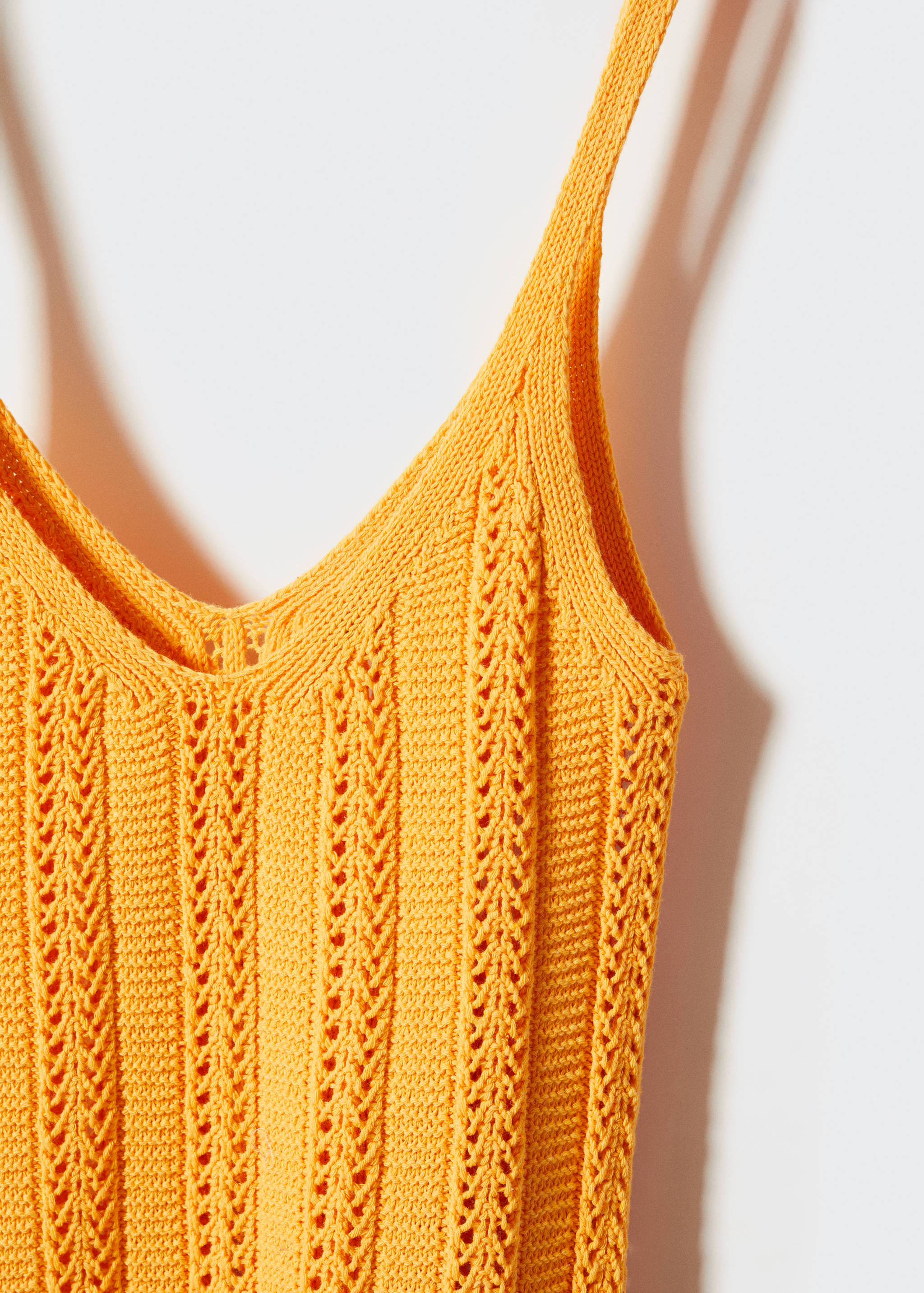 Vestido punto detalle calado - Details of the article 8