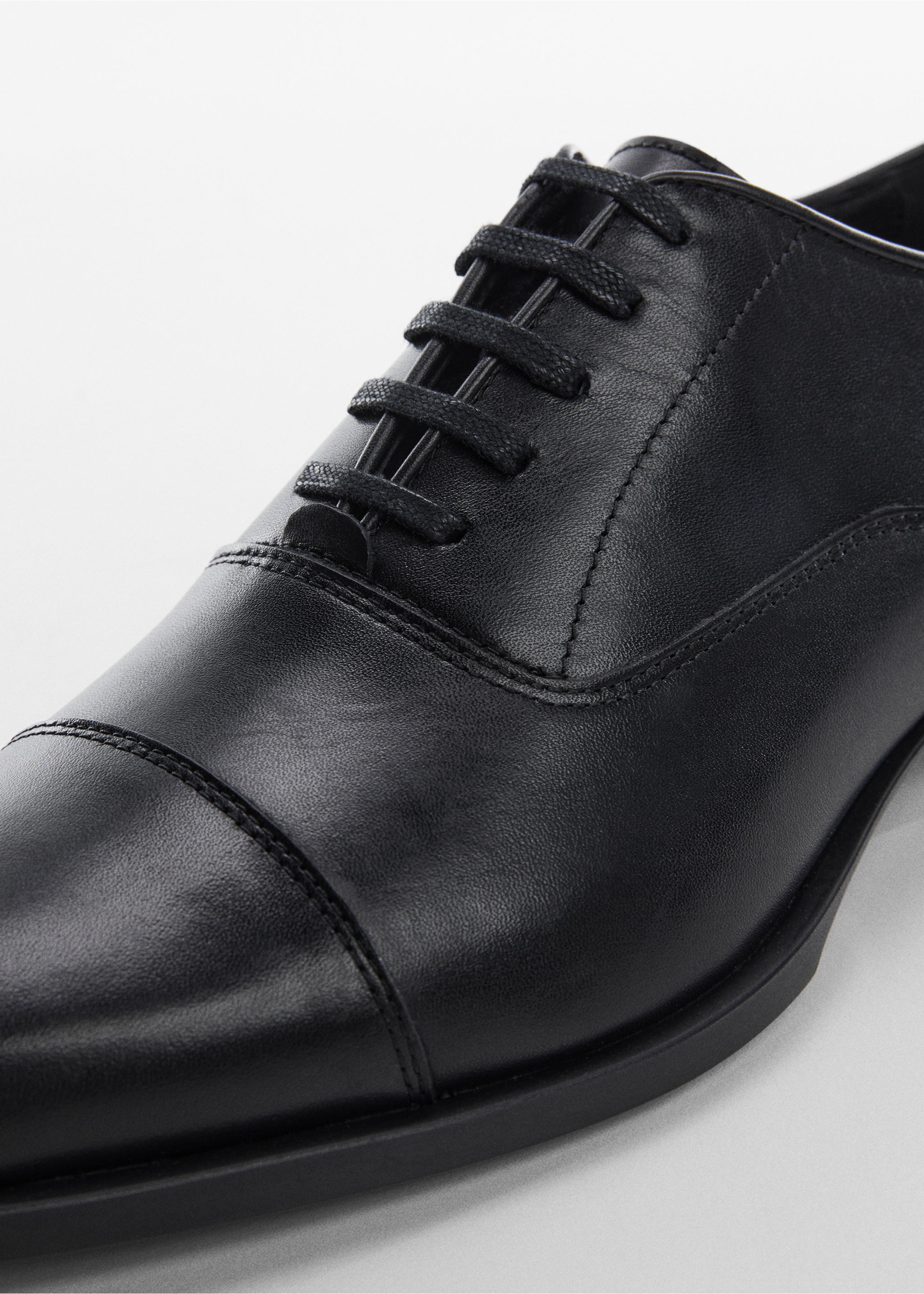 Chaussures costume simili-cuir forme allongée - Détail de l'article 1