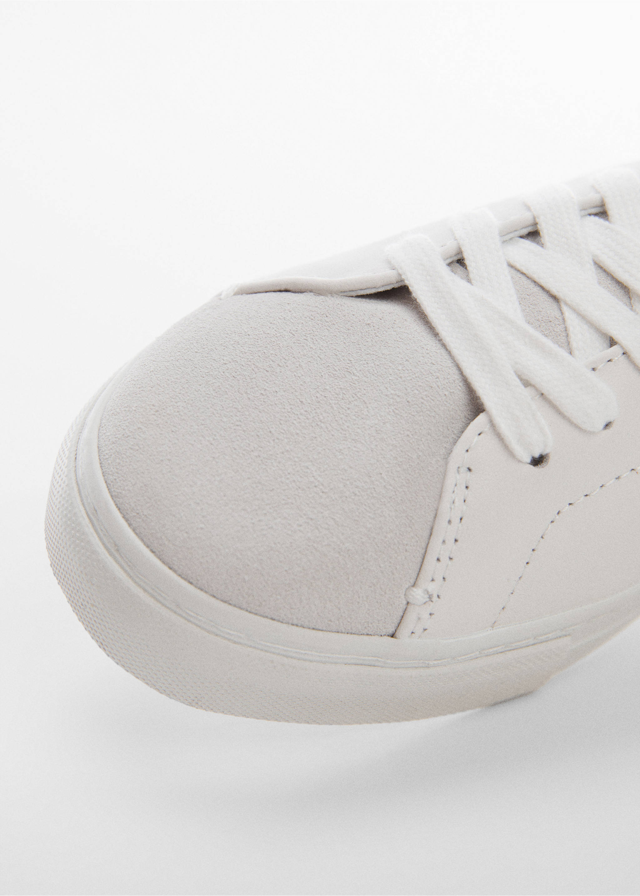 Turnschuhe mit Ledereinsätzen - Detail des Artikels 2, Weiß. Ref: 57022509-00.