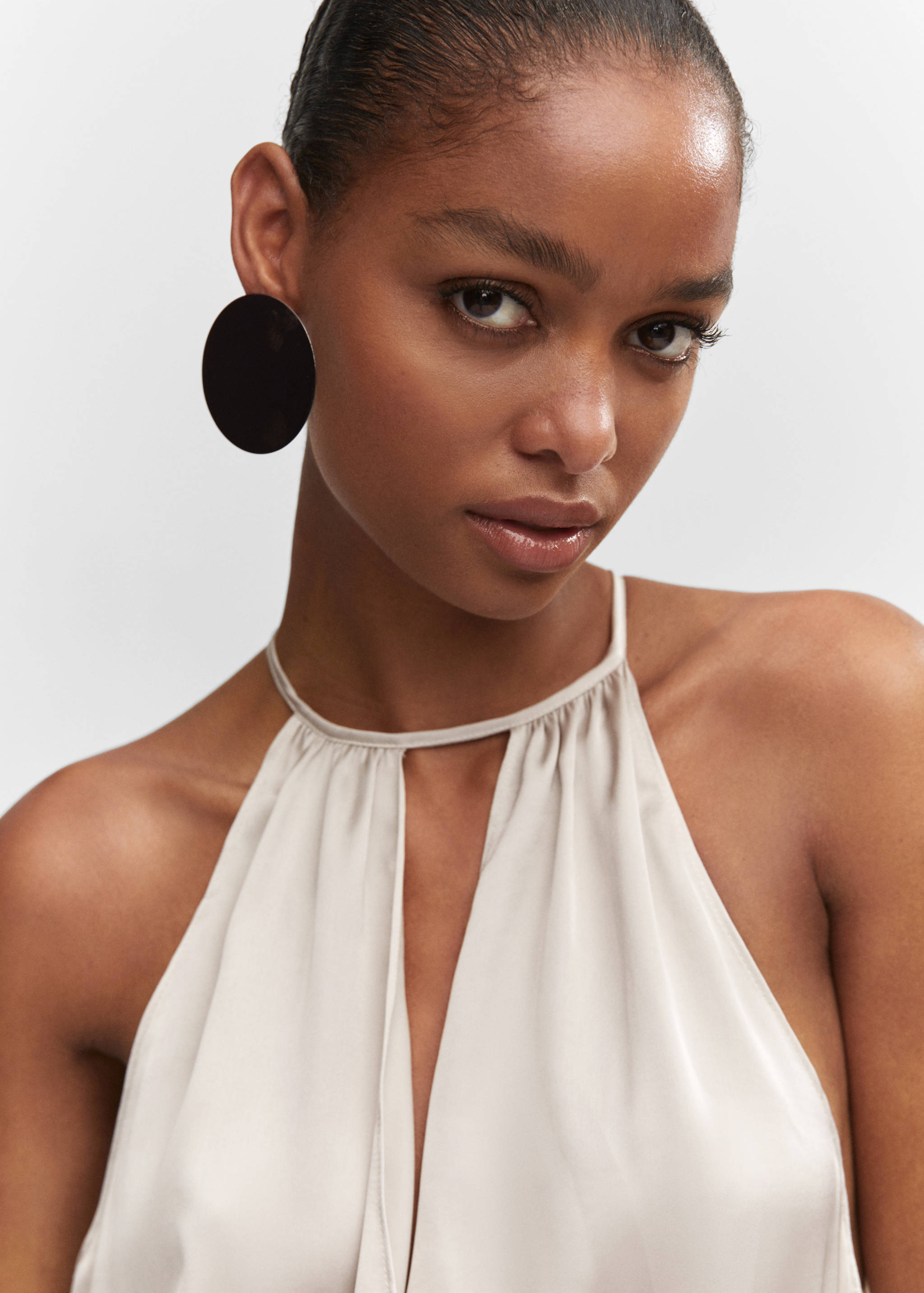 Vestido satinado cuello halter - Detalle del artículo 1