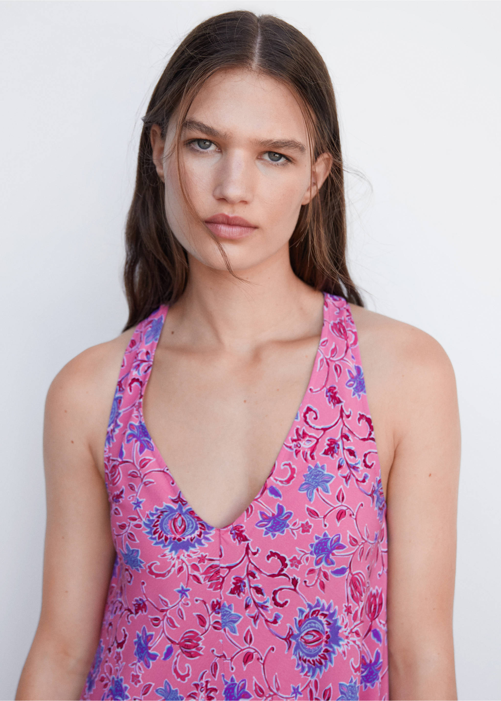 V-neck floral dress - Details of the article 1, Pink. Ref: 57022890-00.