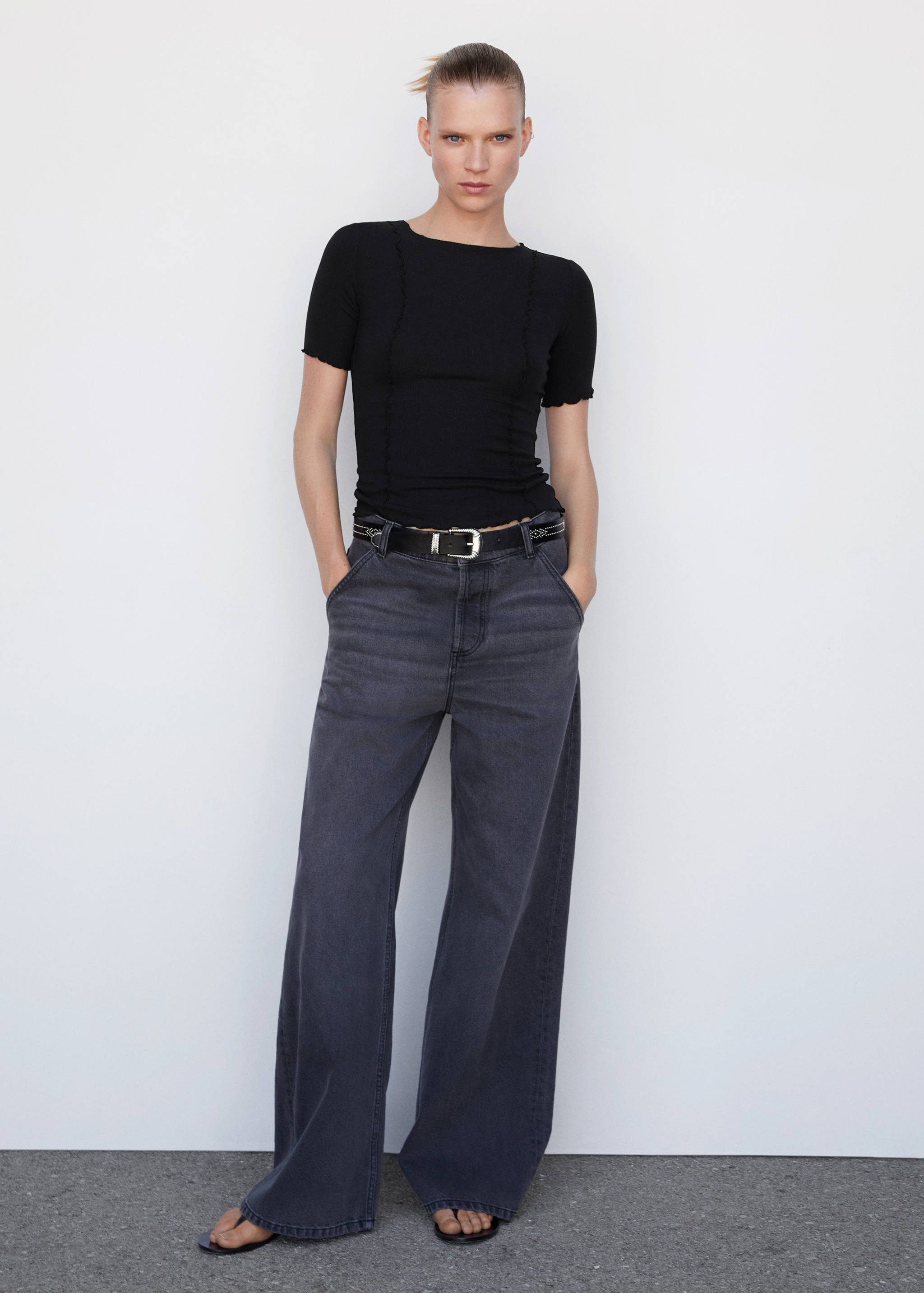 Koszulka ozdobnie stebnowana - Plan ogólny