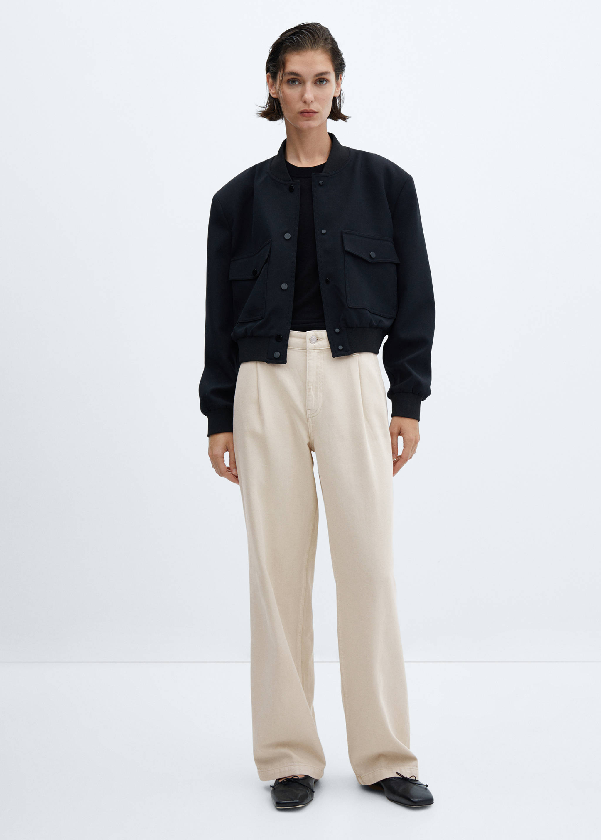 Gerade Jeans mit Bundfalten - Allgemeine Ansicht