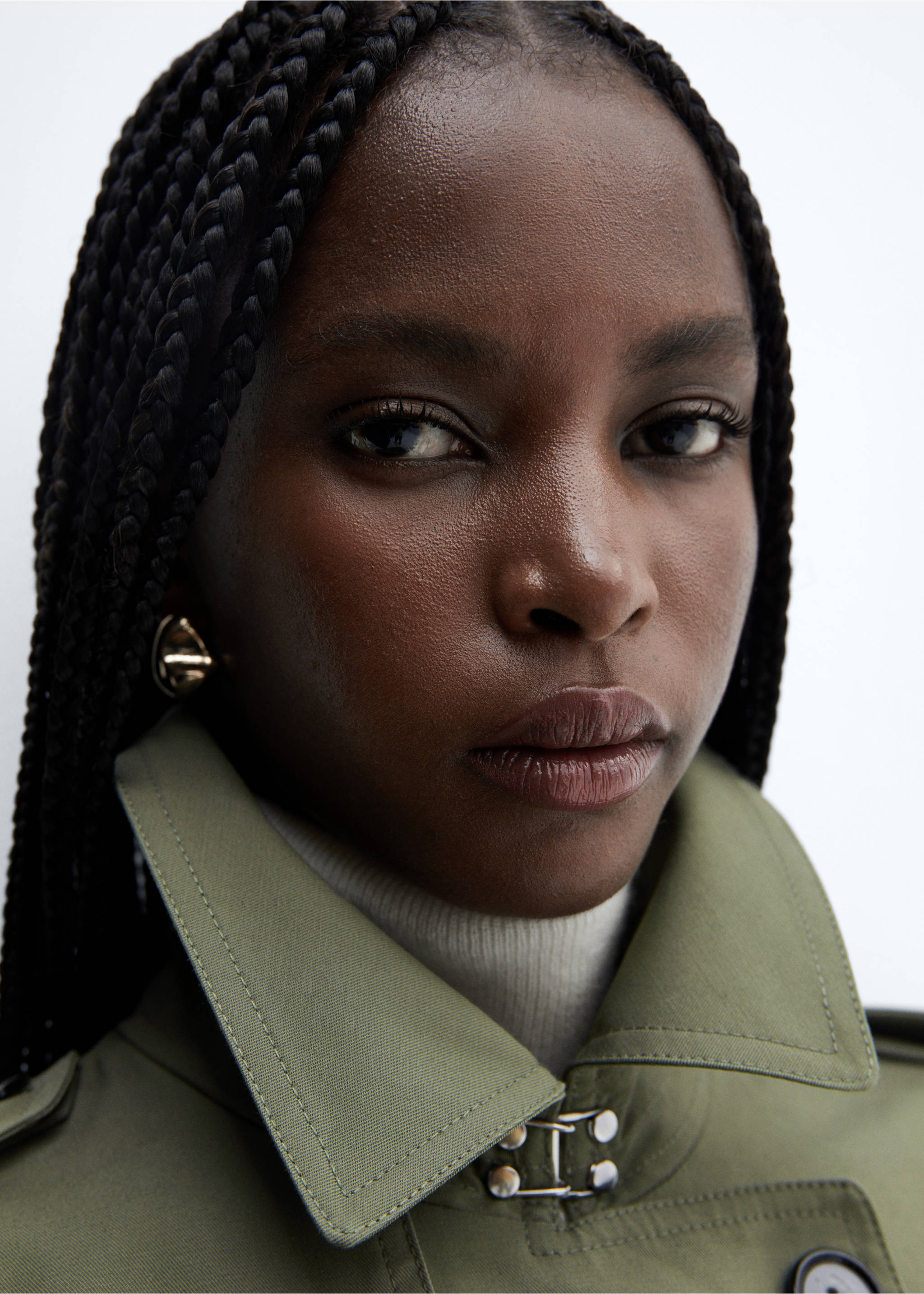 Classic trench coat with belt - Details of the article 1, Khaki. Ref: 57023725-00.
