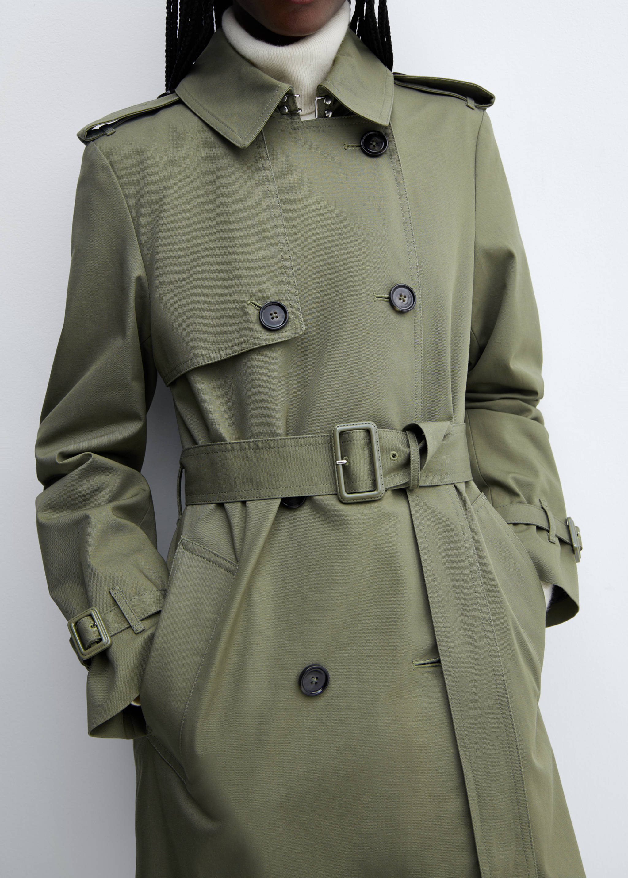Classic trench coat with belt - Details of the article 6
