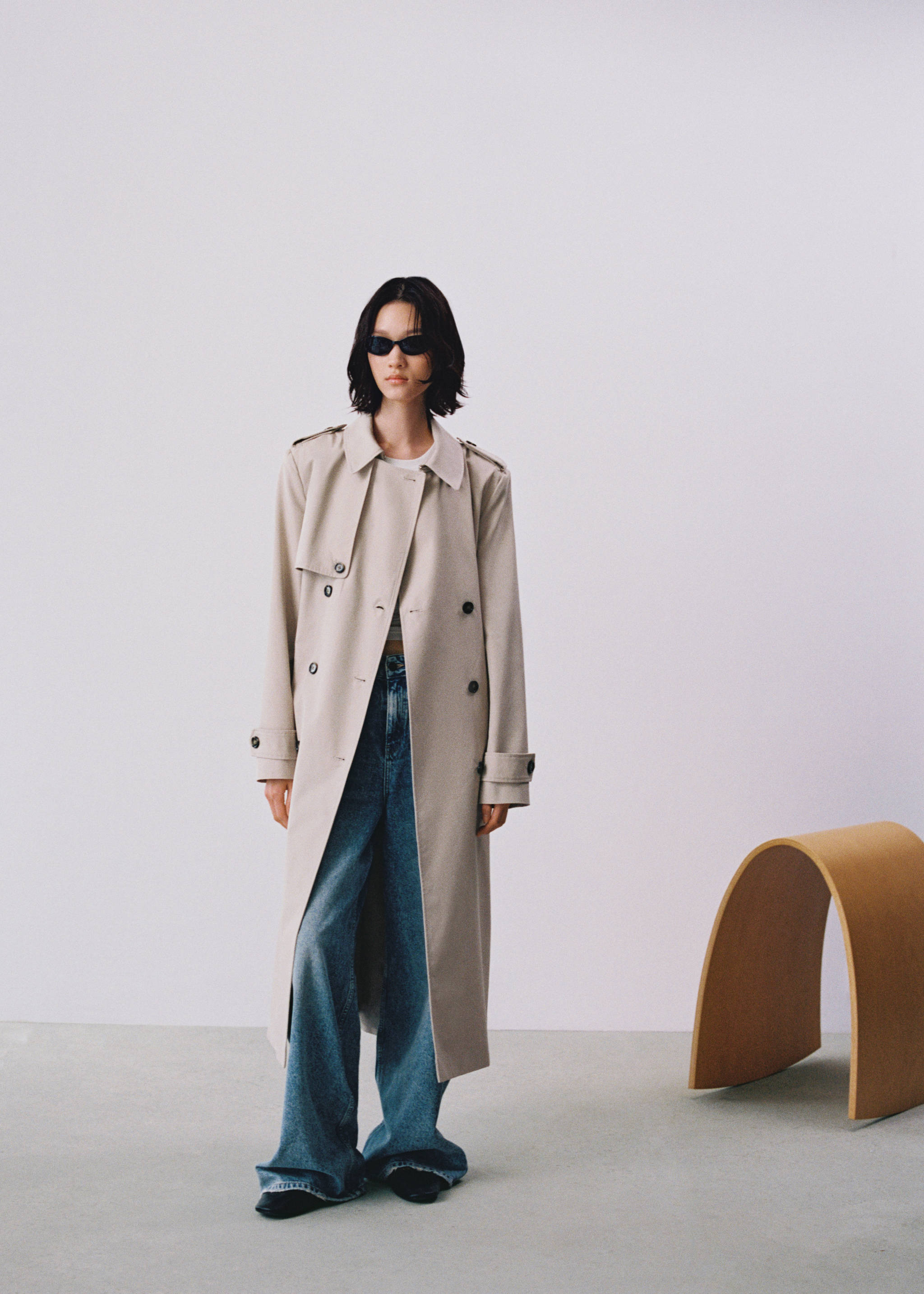 Waterproof double-breasted trench coat - Details of the article 7, Light/Pastel Grey. Ref: 57023775-00.