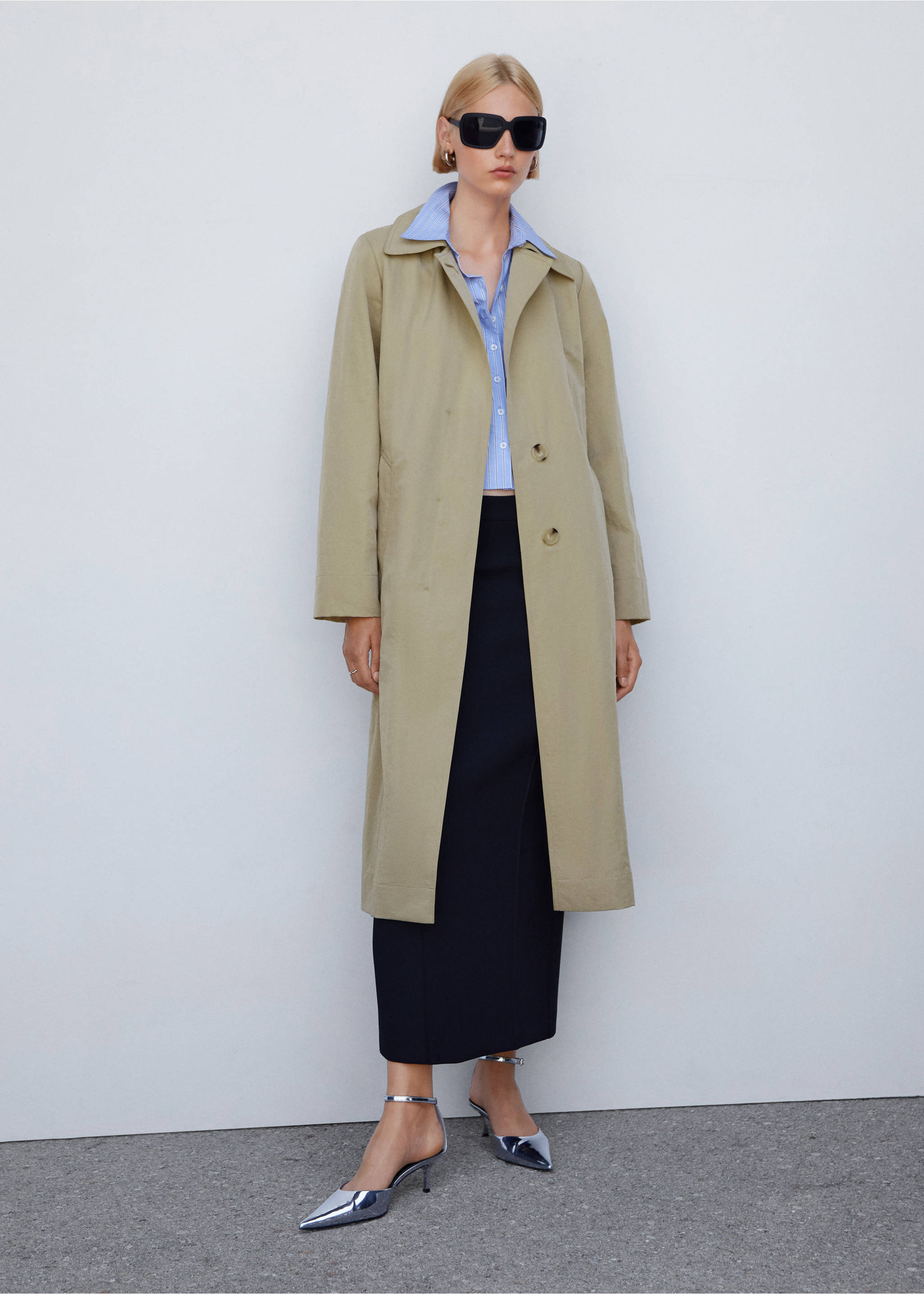 Fließender Trenchcoat mit Schleife - Allgemeine Ansicht, Beige. Ref: 57023778-00.
