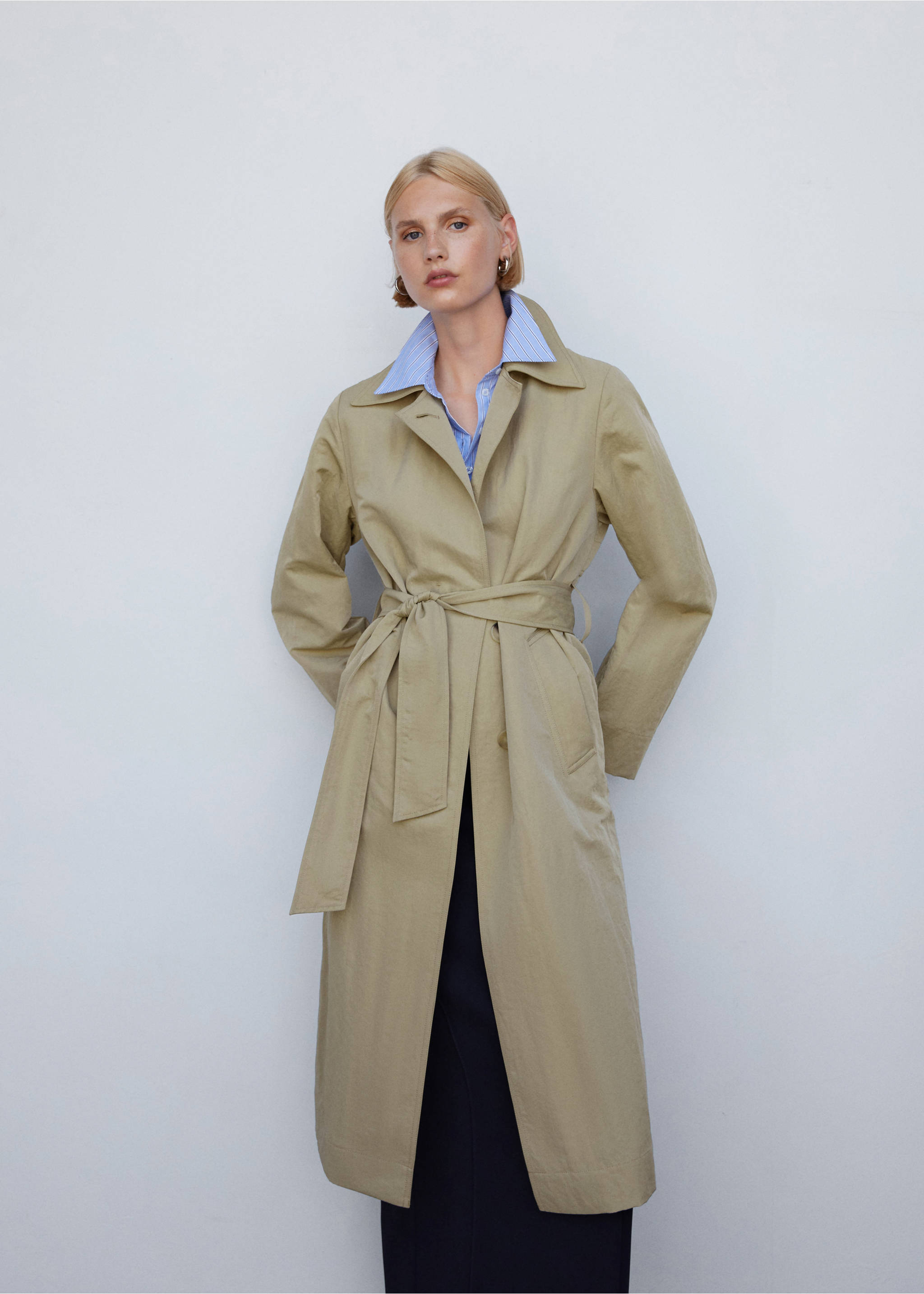 Fließender Trenchcoat mit Schleife - Mittlere Ansicht, Beige. Ref: 57023778-00.