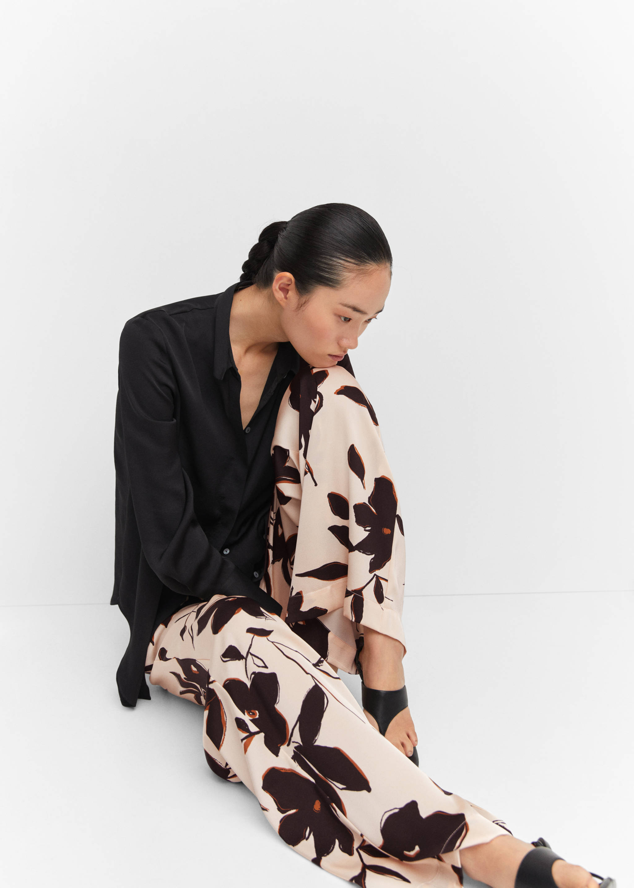 Wide leg printed pants - Details of the article 2