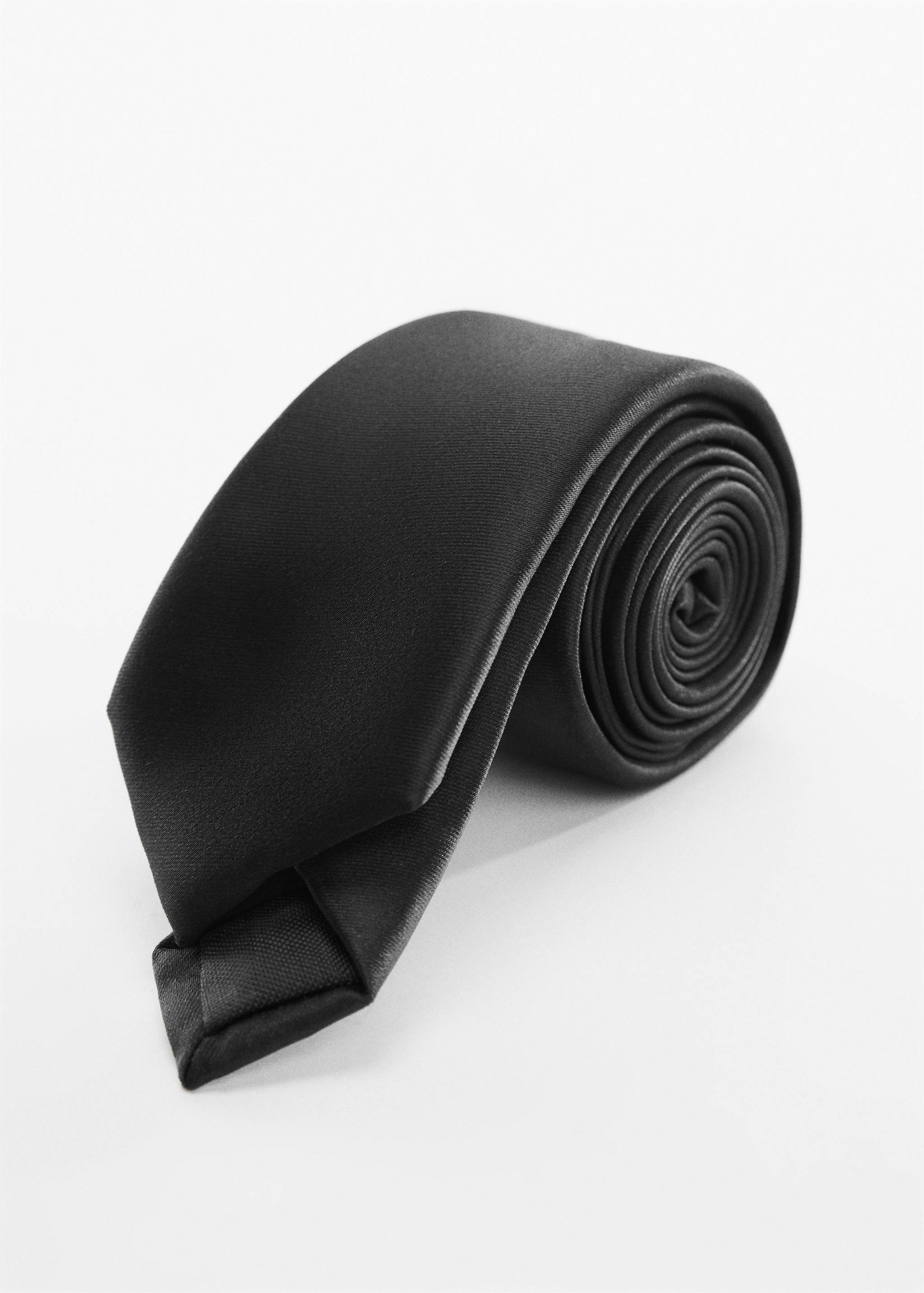 Cravate étroite - Plan moyen