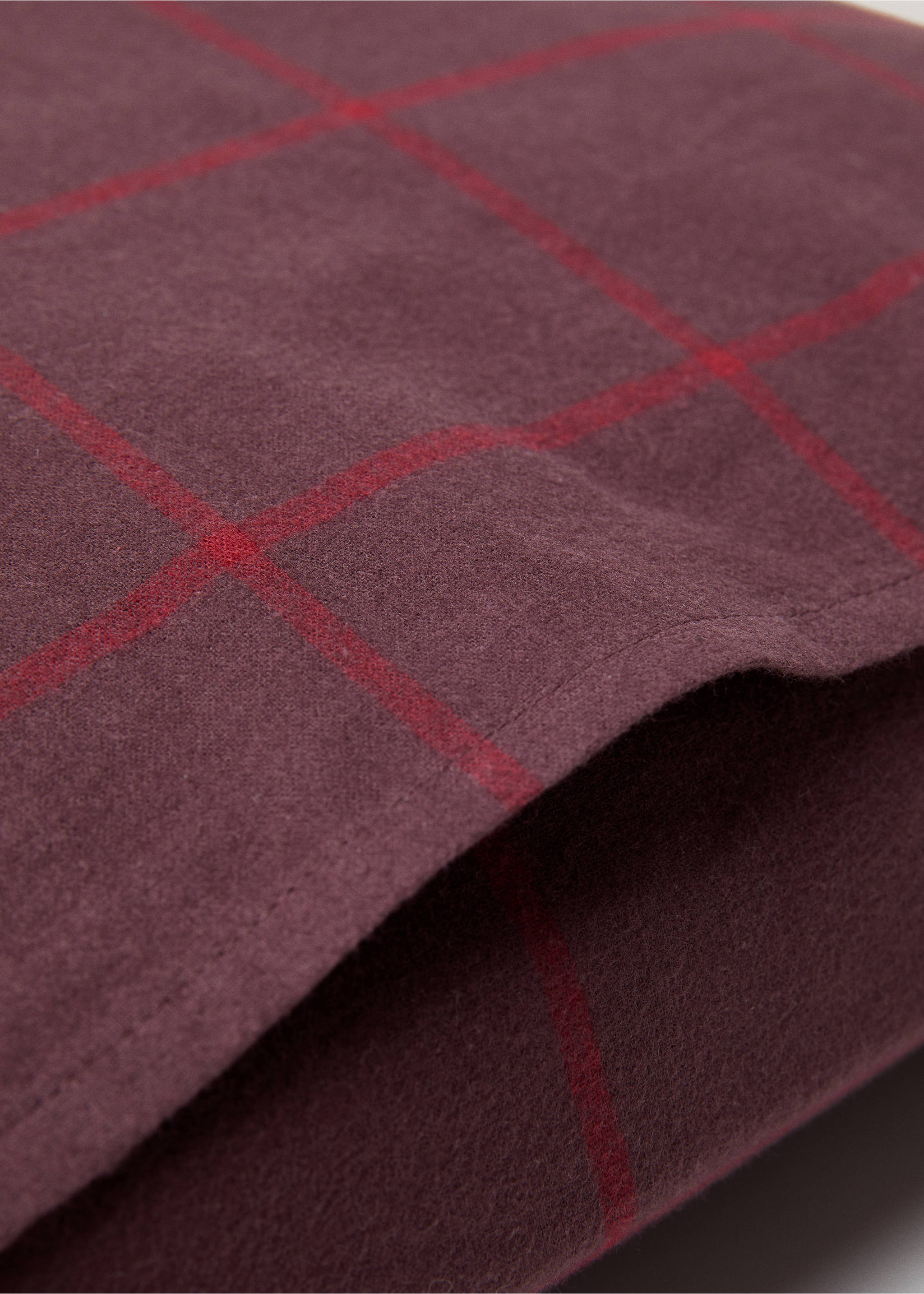 Rutigt örngott i flanell 60x60 cm - Detaljer om artikeln 2, Vin. Ref: 57024055-00.