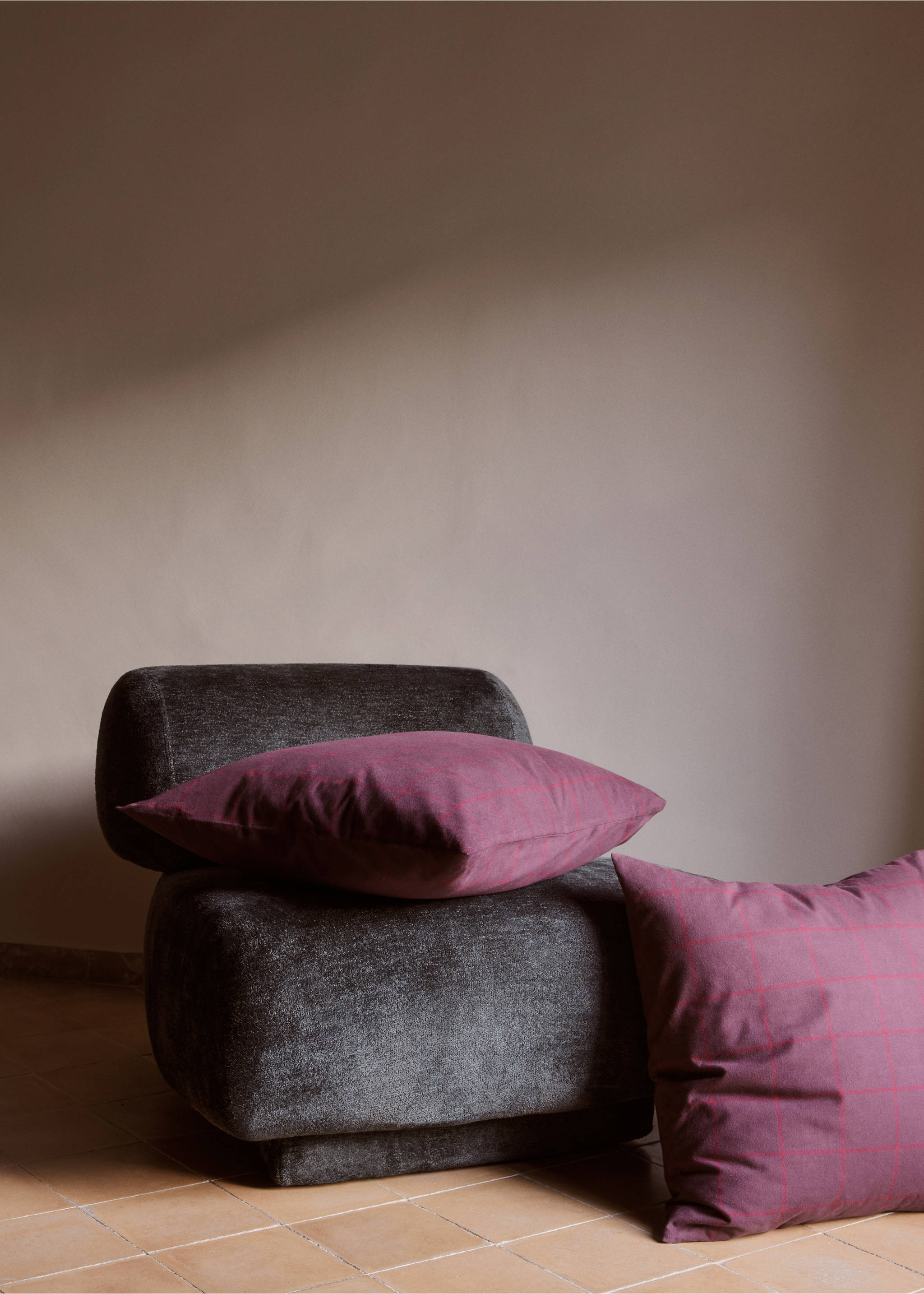 Rutigt örngott i flanell 60x60 cm - Detaljer om artikeln 6, Vin. Ref: 57024055-00.